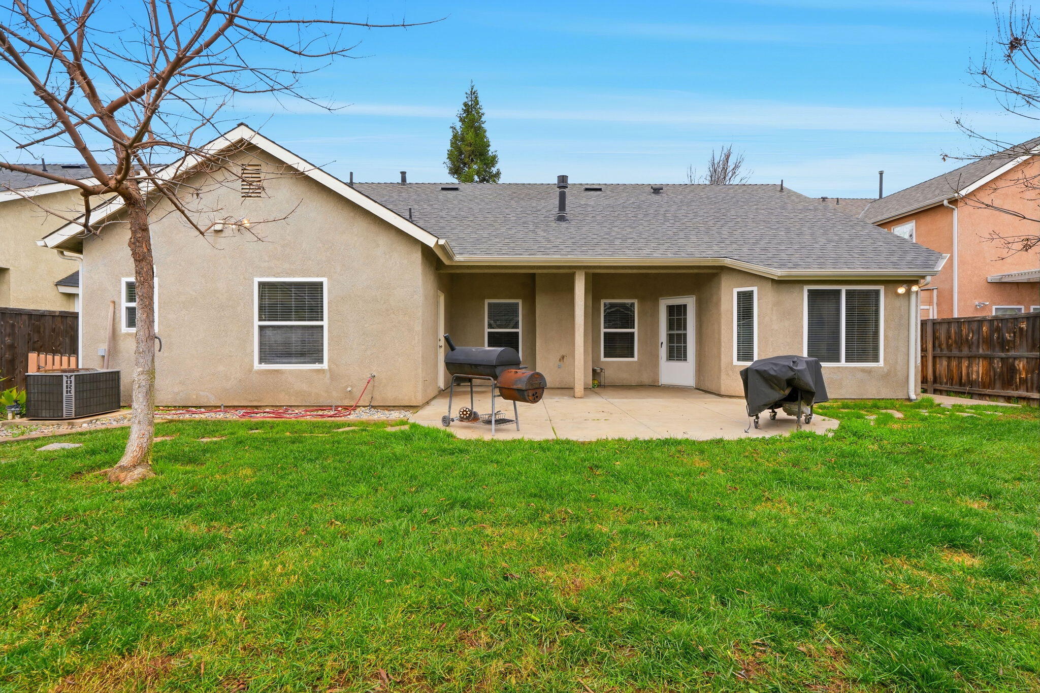 255 E Shimzu Ave, Reedley, CA 93654