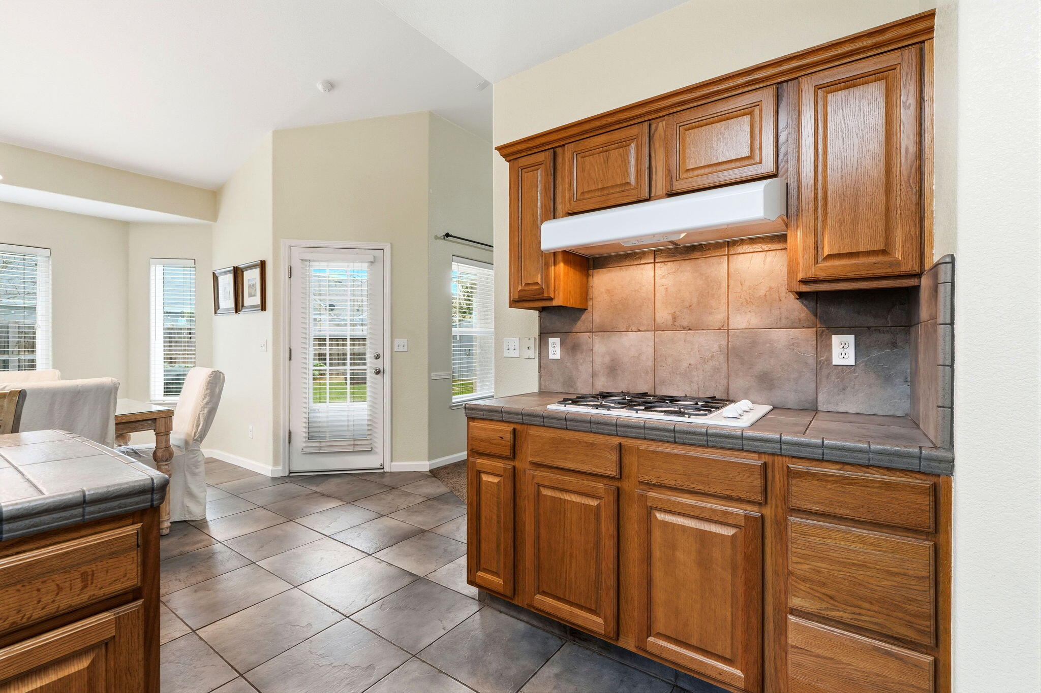 255 E Shimizu Ave, Reedley, CA 93654