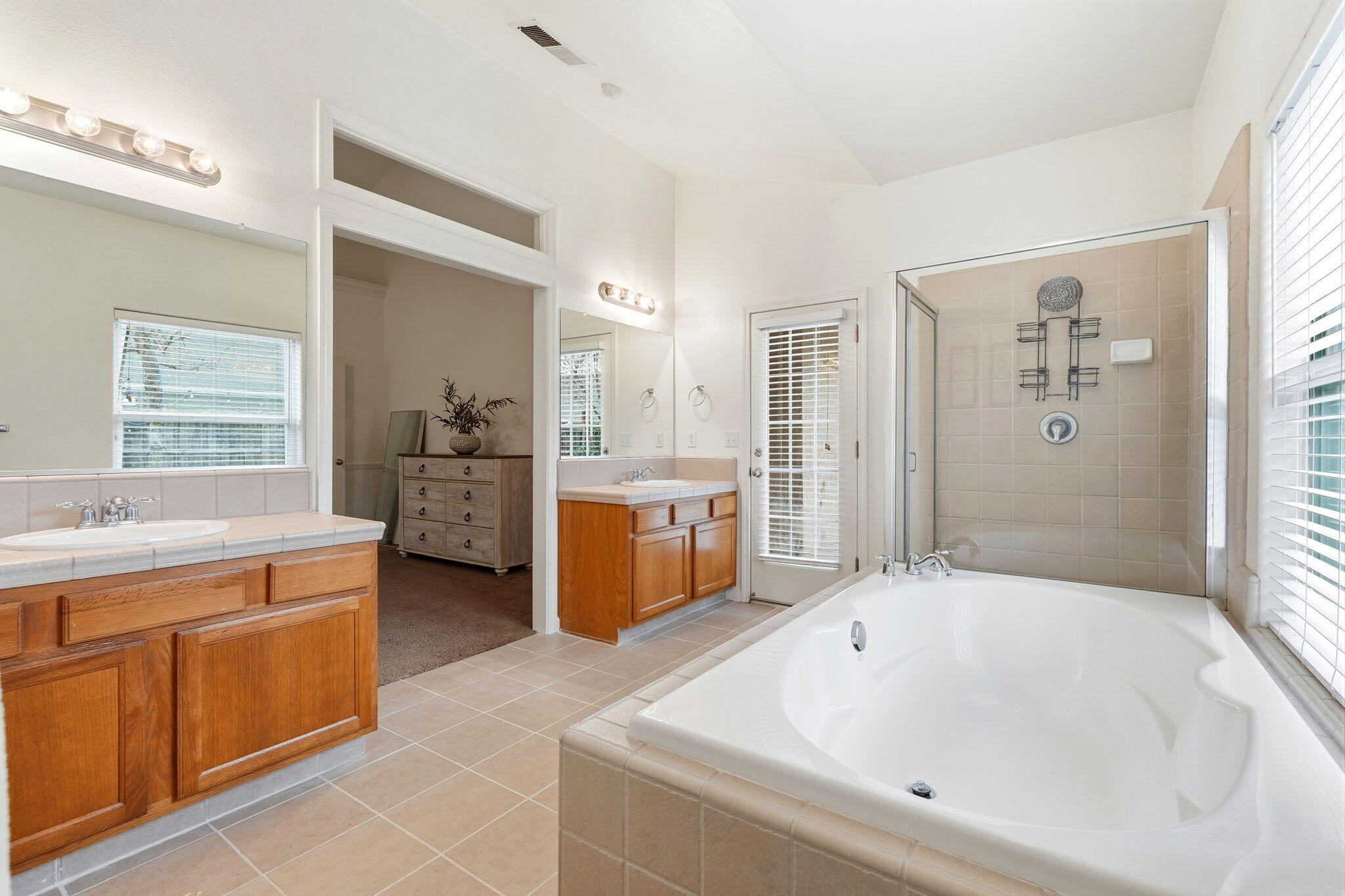 255 E Shimizu Ave, Reedley, CA 93654