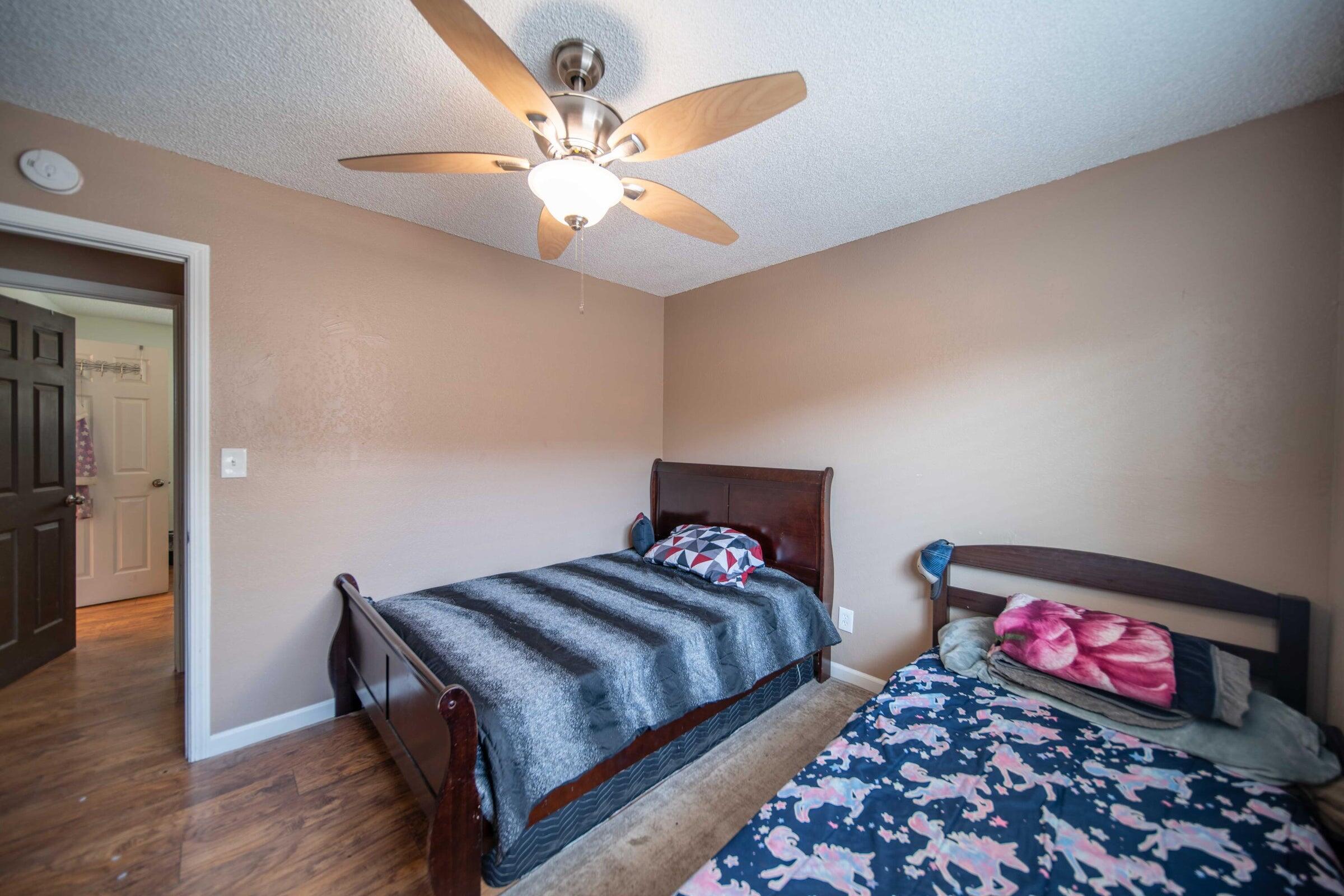 980 S Spruce St, Tulare, CA 93274