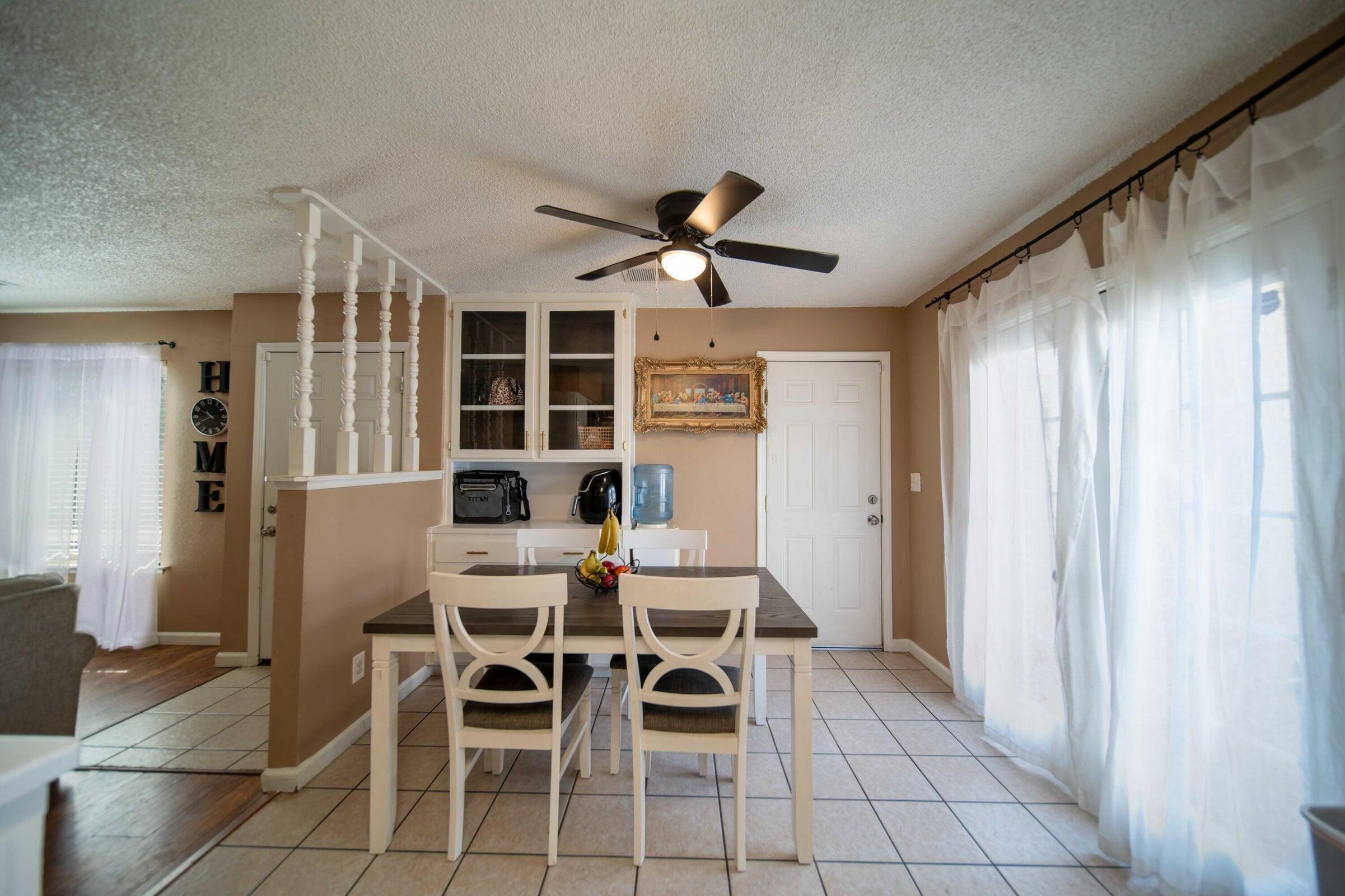 980 S Spruce St, Tulare, CA 93274