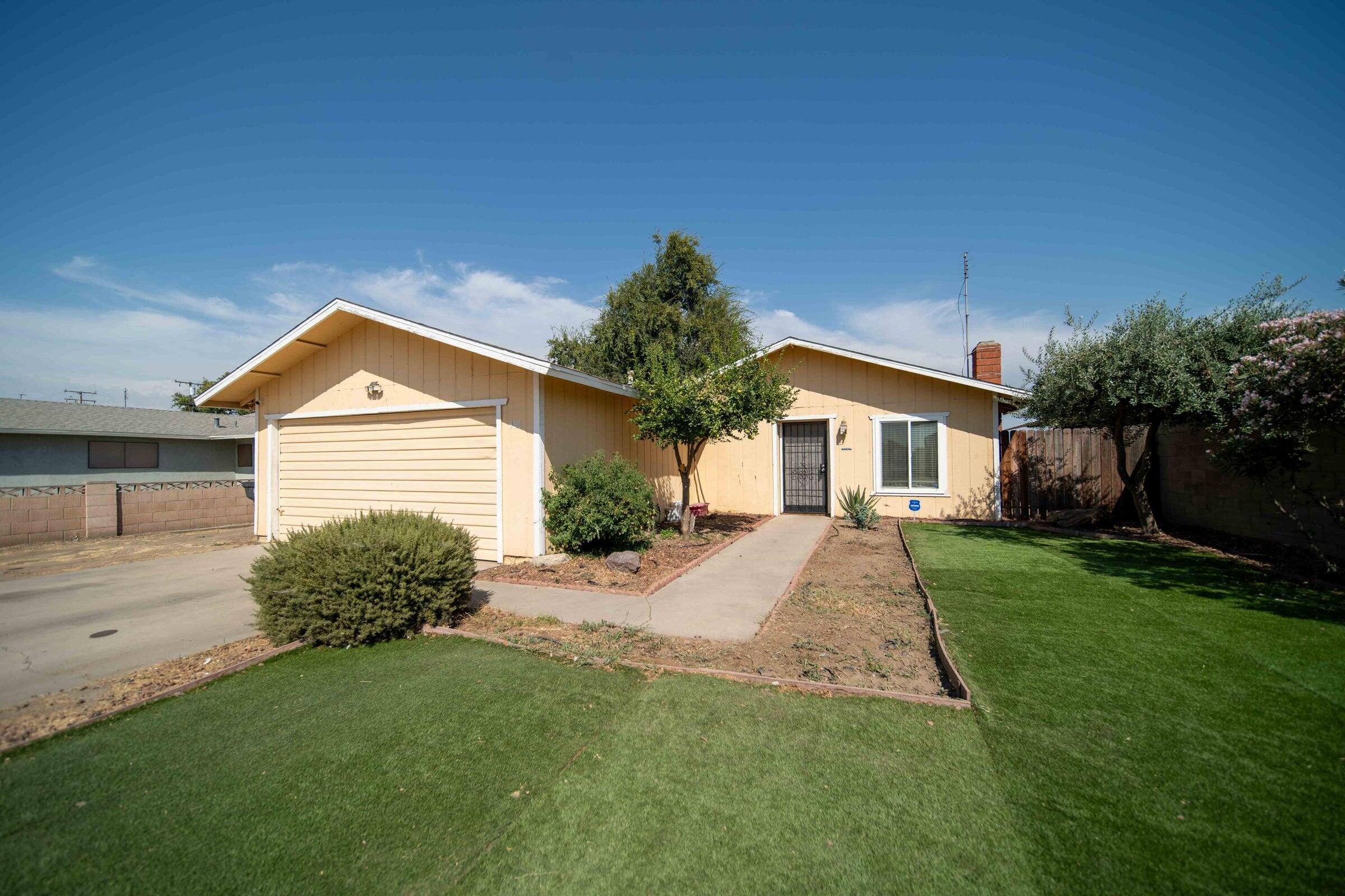 980 S Spruce St, Tulare, CA 93274