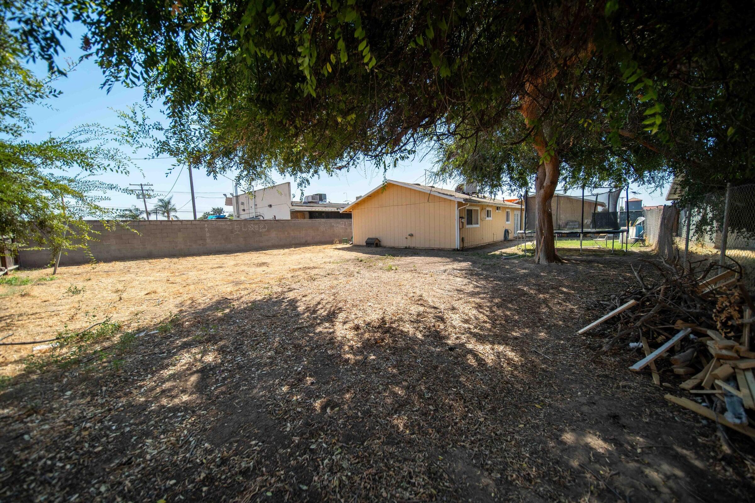980 S Spruce St, Tulare, CA 93274