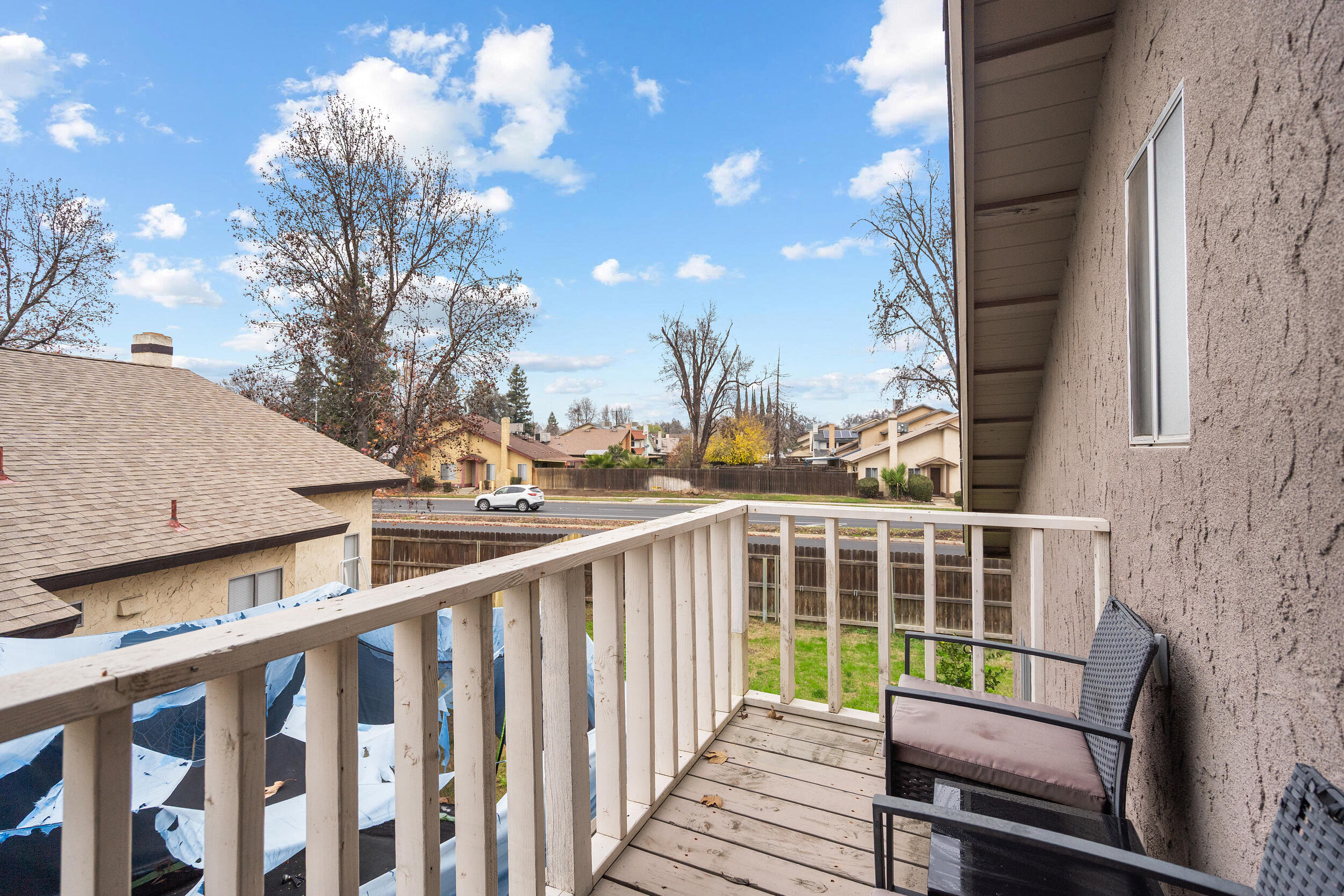 932 E Babcock Ave, Visalia, CA 93292