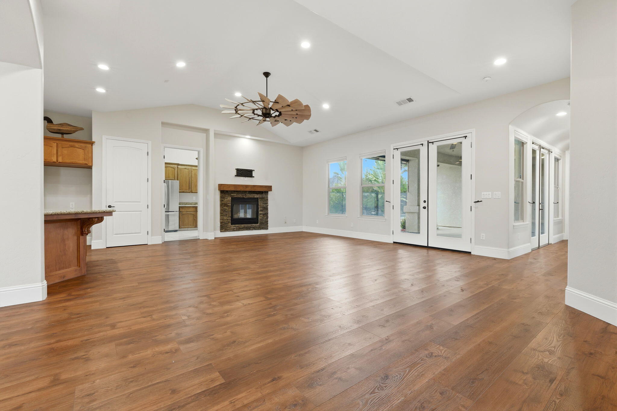 731 Sheffield Ave, Exeter, CA 93221