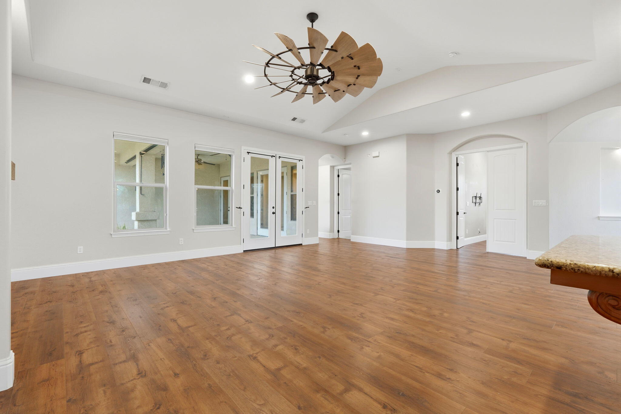 731 Sheffield Ave, Exeter, CA 93221