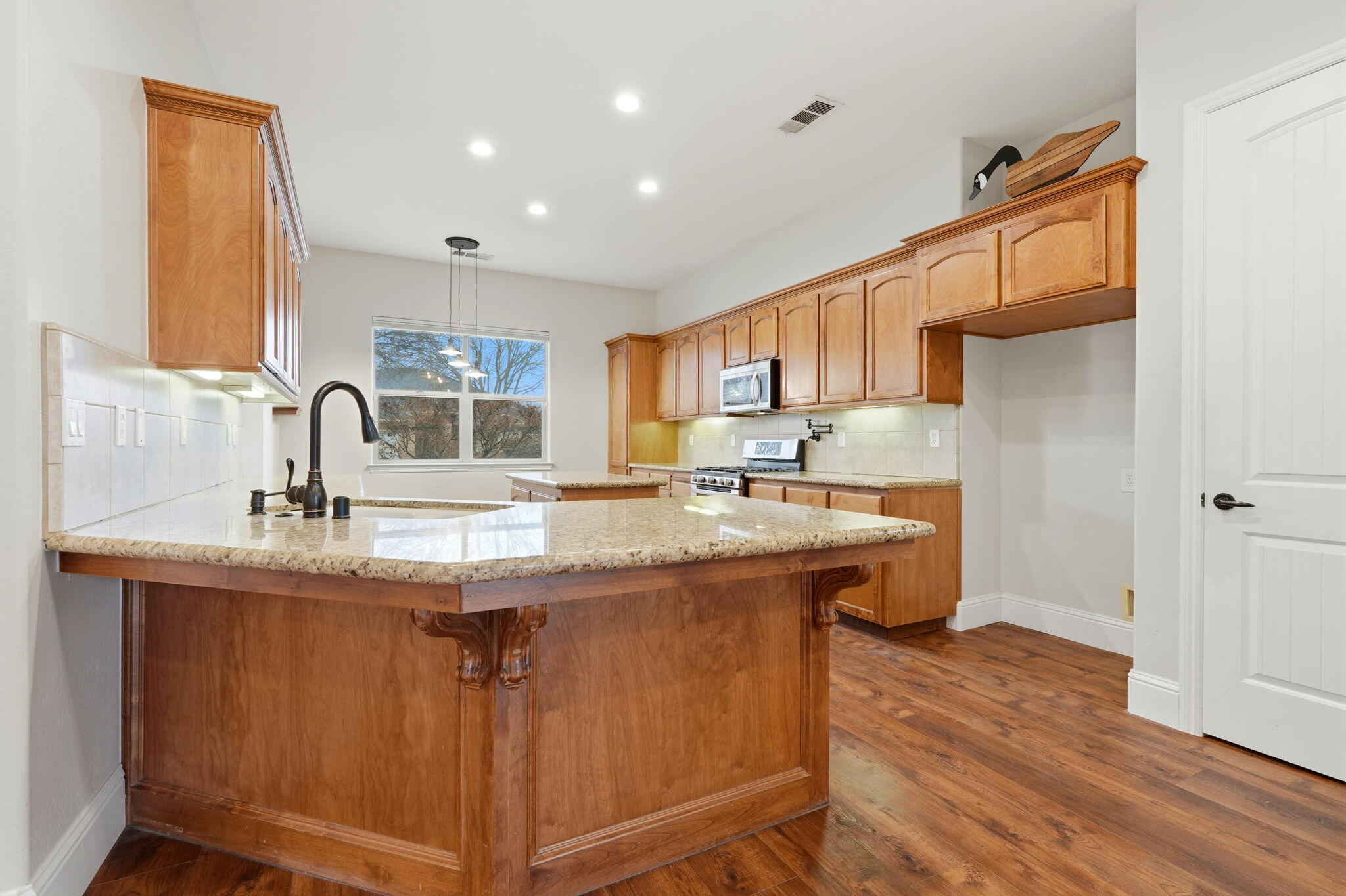 731 Sheffield Ave, Exeter, CA 93221