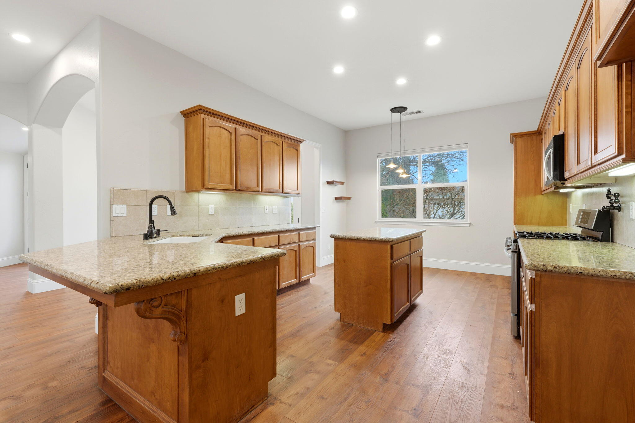 731 Sheffield Ave, Exeter, CA 93221