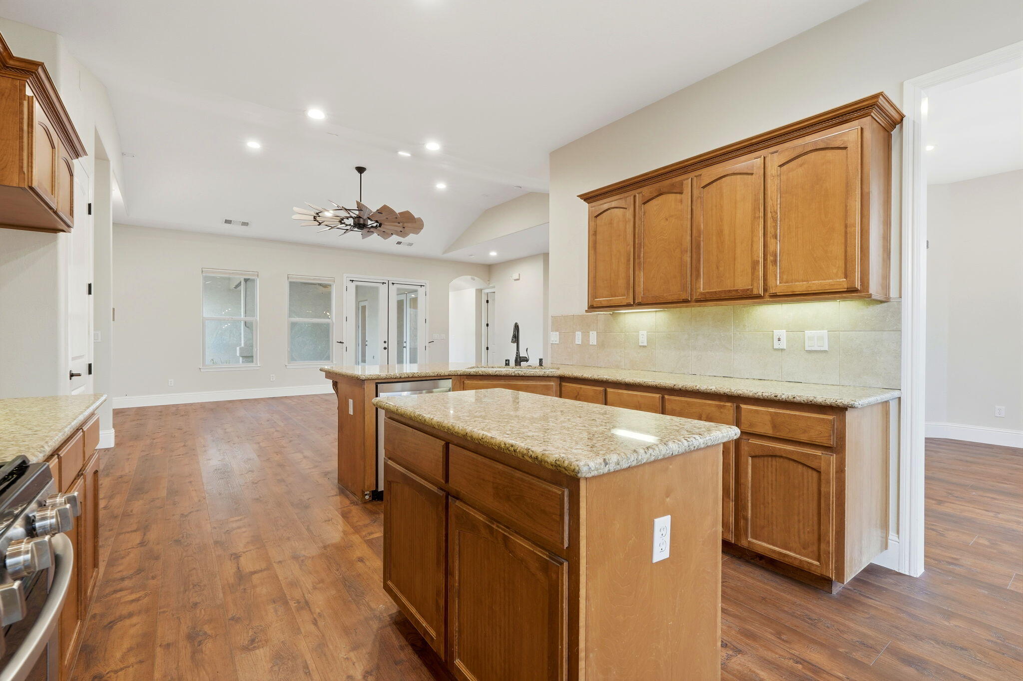 731 Sheffield Ave, Exeter, CA 93221