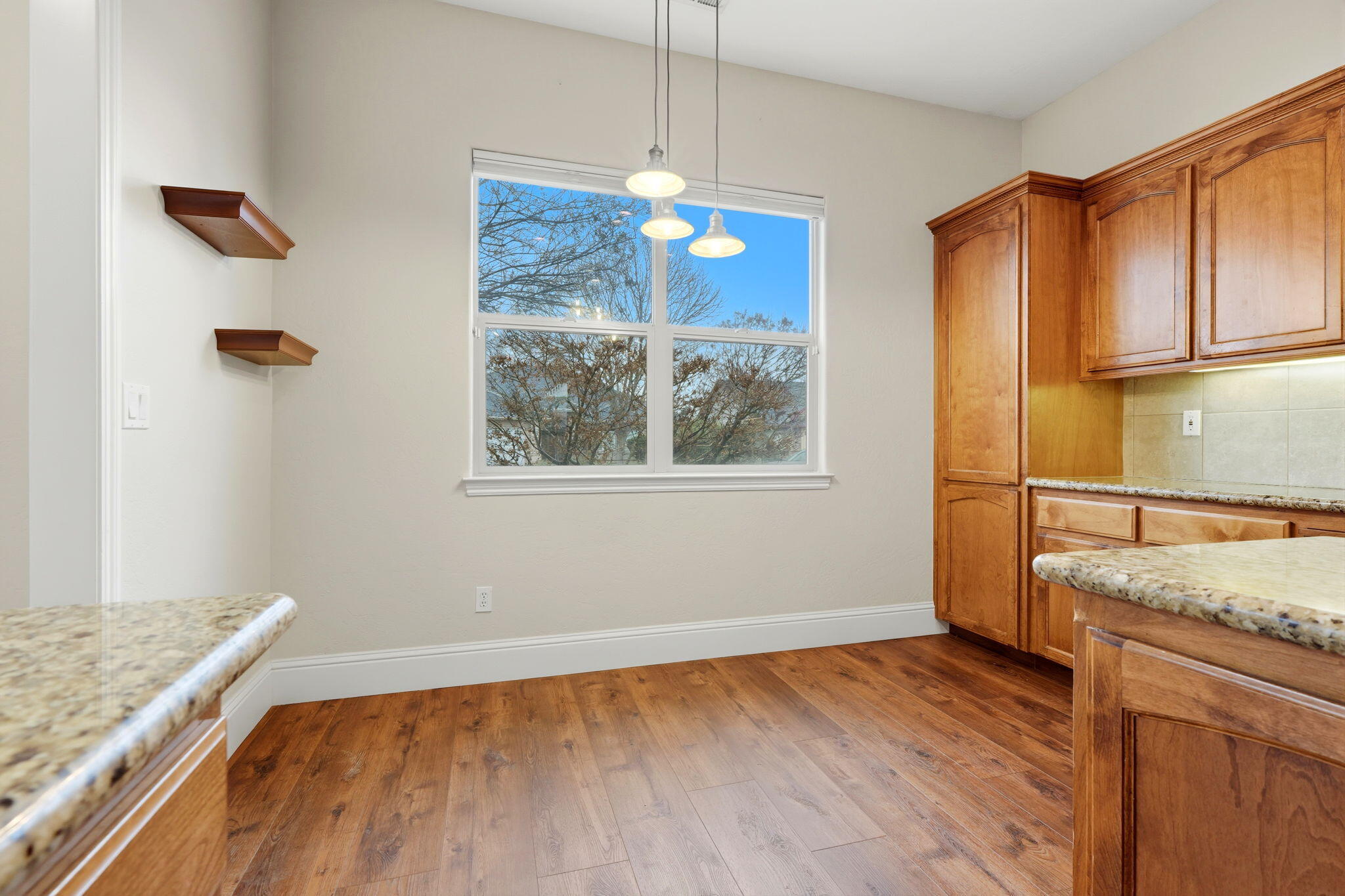 731 Sheffield Ave, Exeter, CA 93221