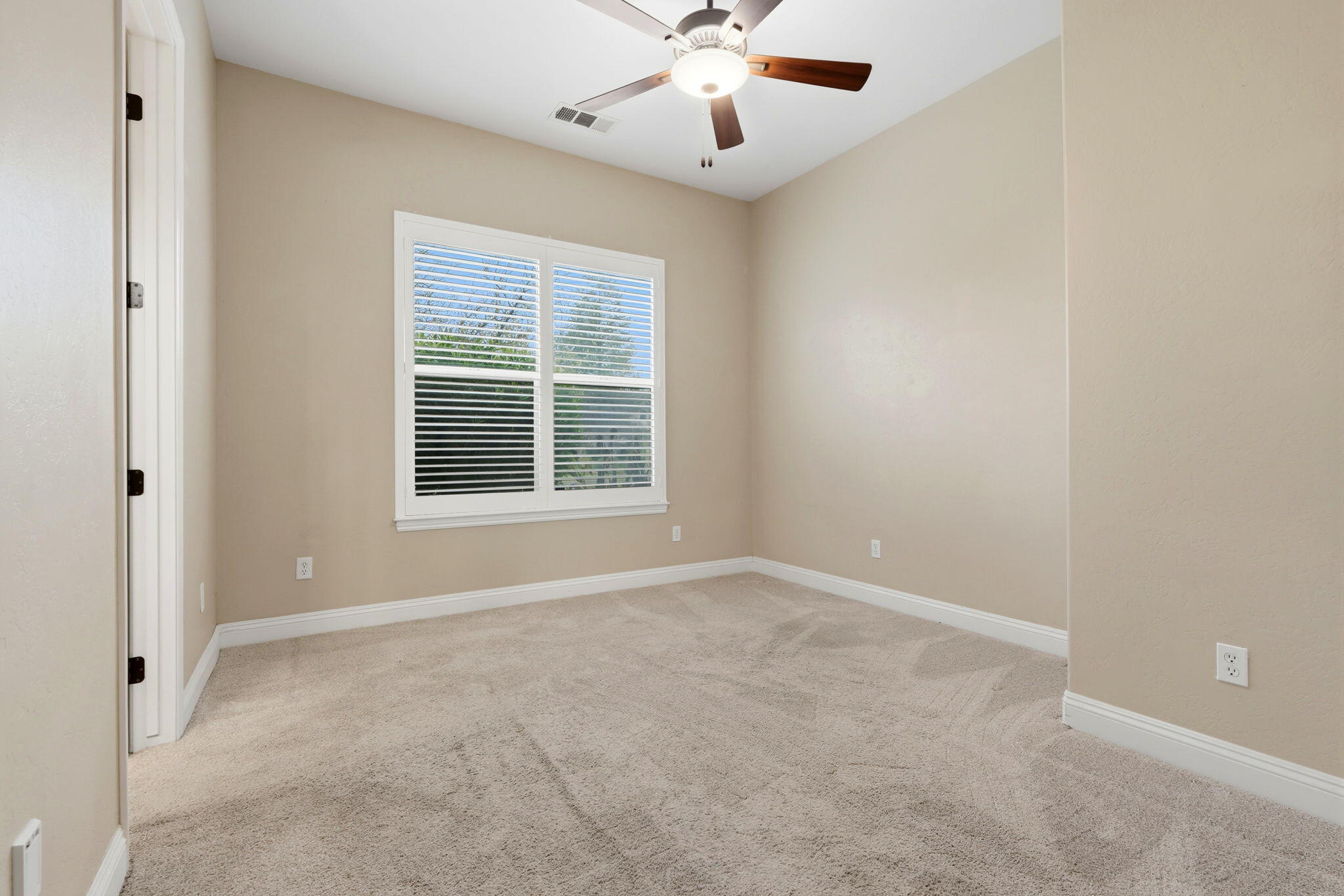 731 Sheffield Ave, Exeter, CA 93221