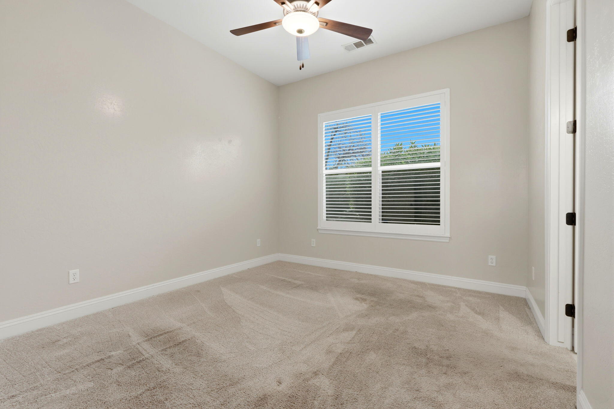 731 Sheffield Ave, Exeter, CA 93221