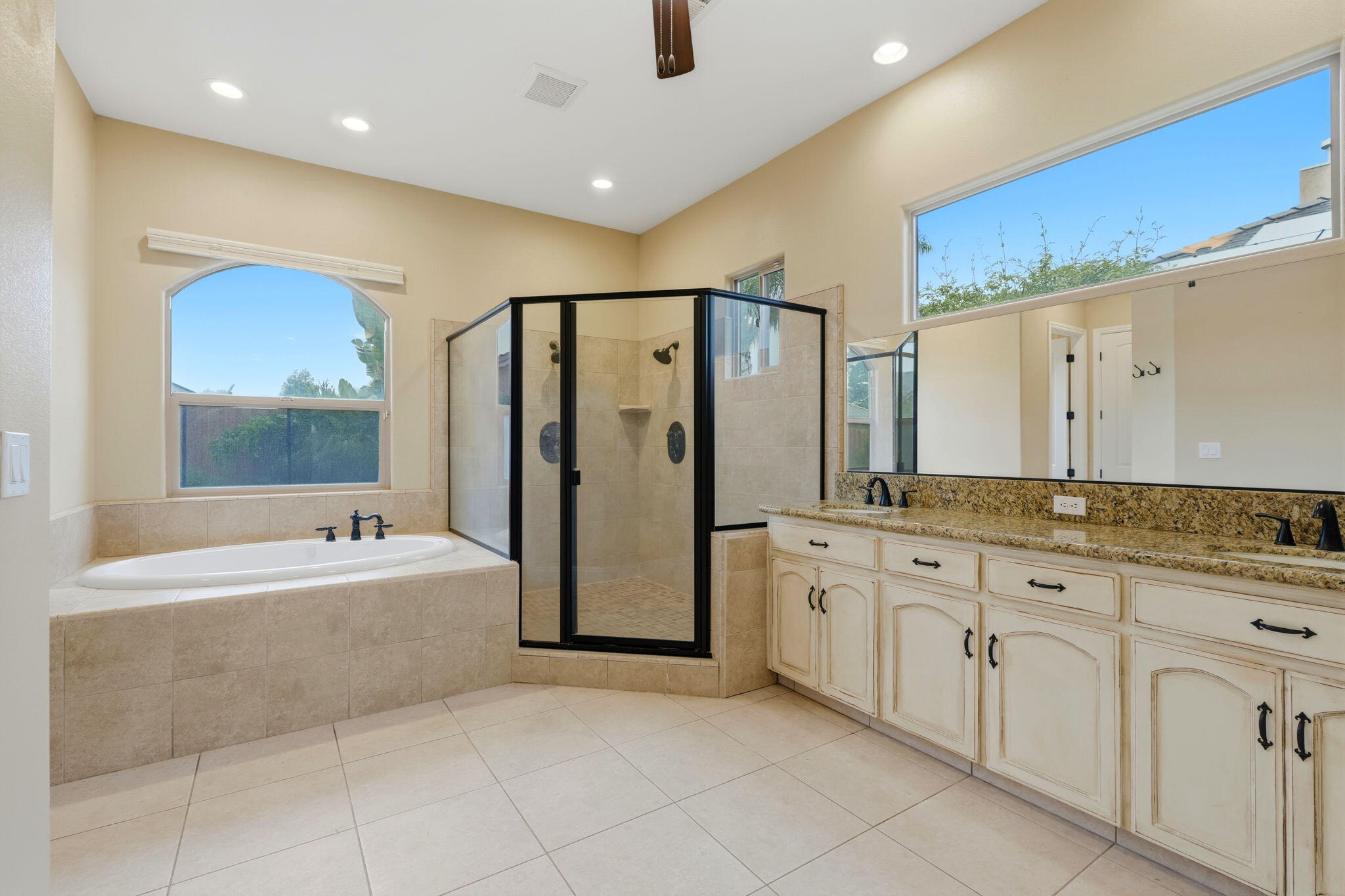 731 Sheffield Ave, Exeter, CA 93221