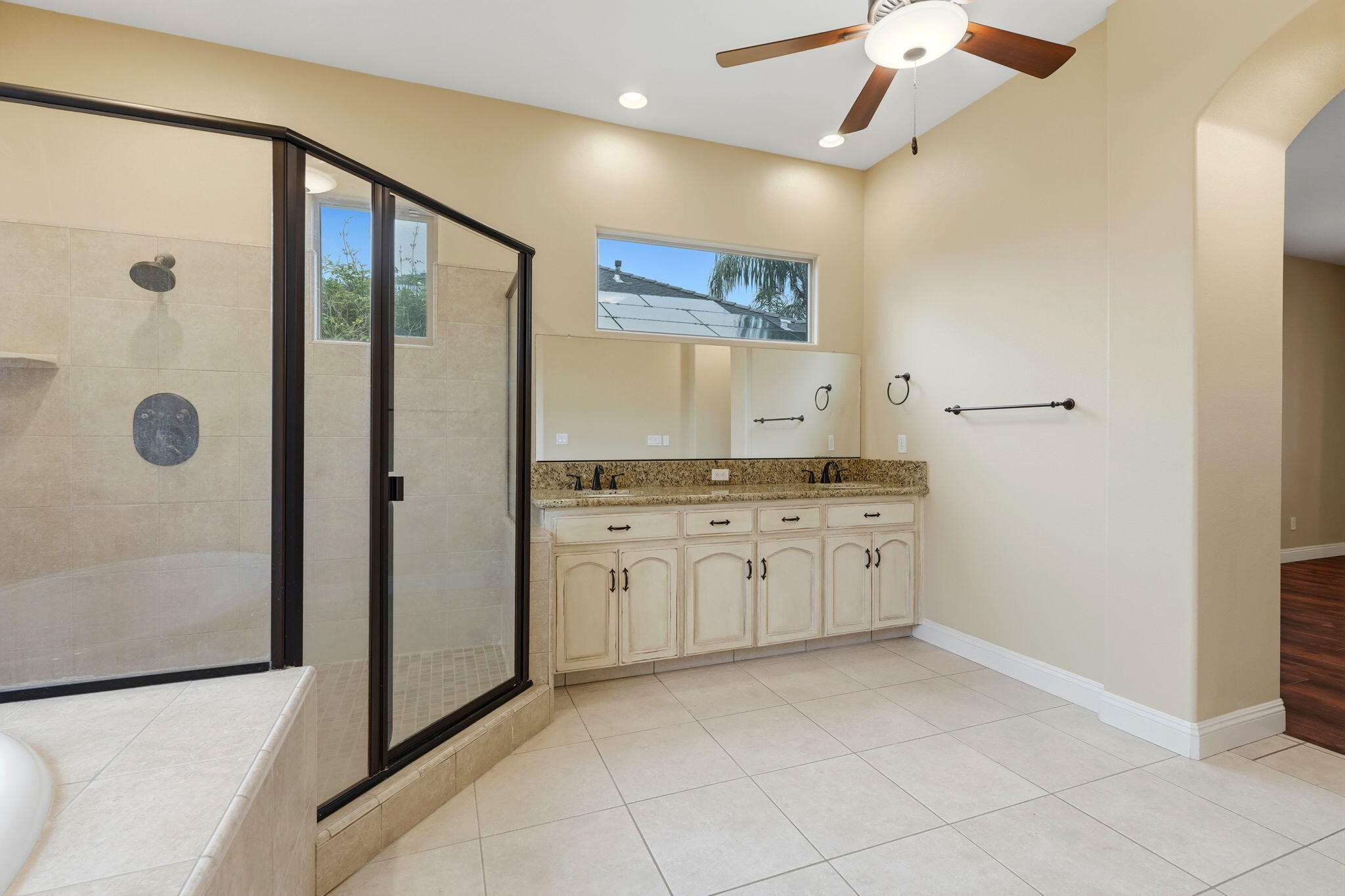 731 Sheffield Ave, Exeter, CA 93221