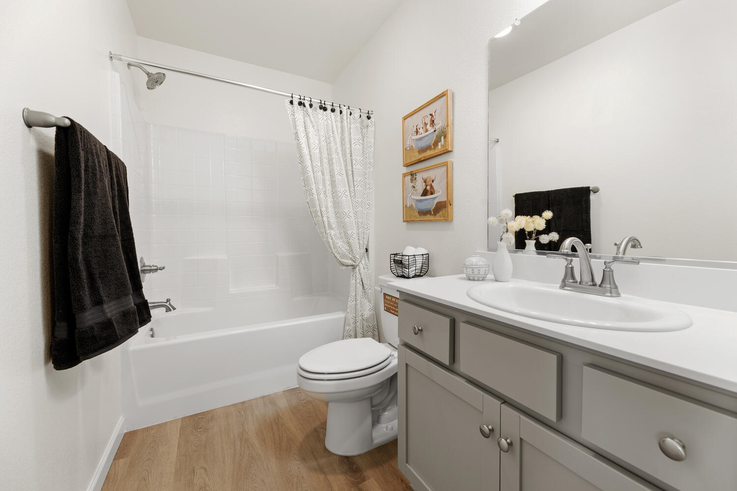 30742 Azalea Rd, Visalia, CA 93291