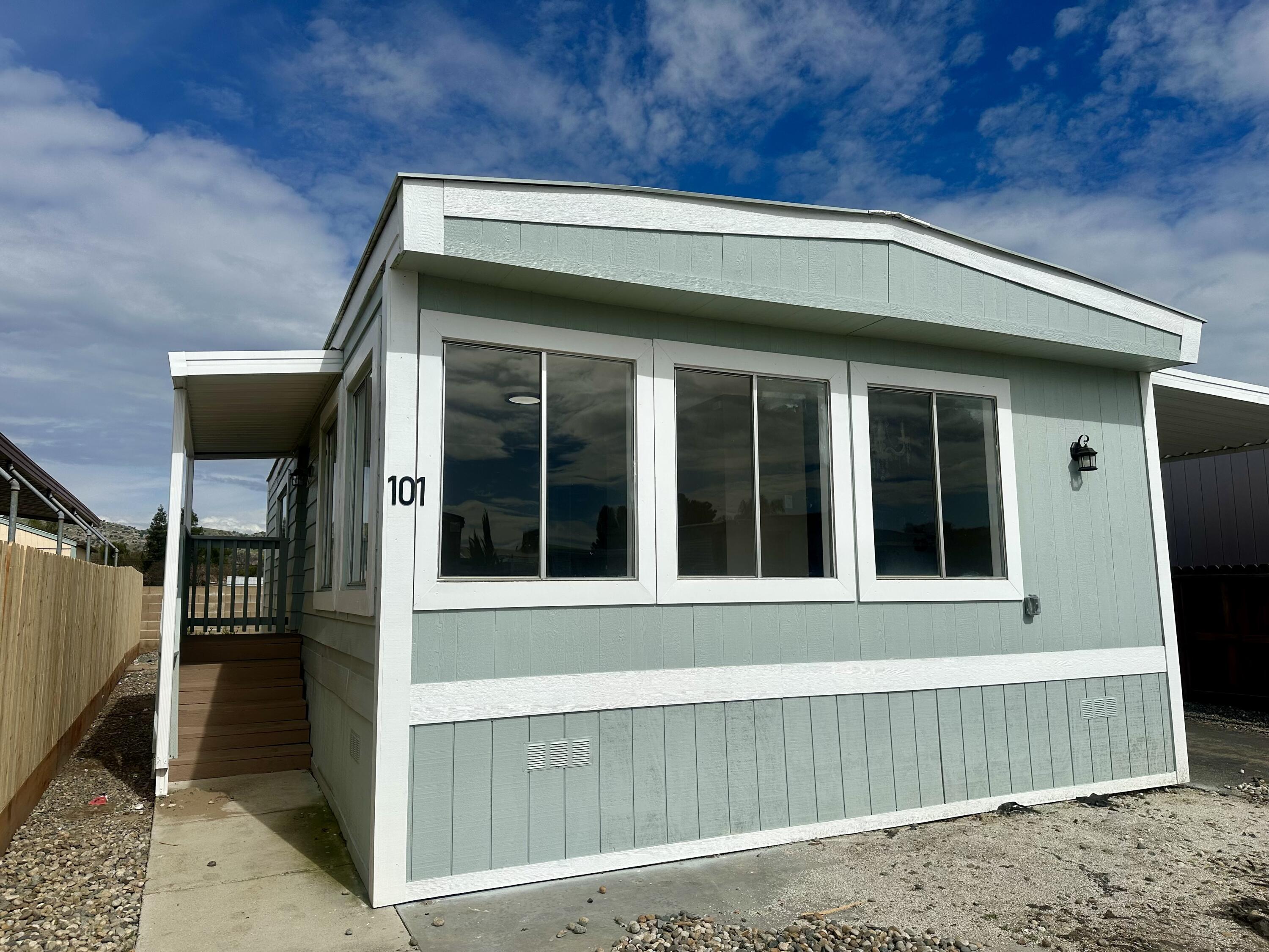 720 E Worth Ave, Porterville, CA 93257