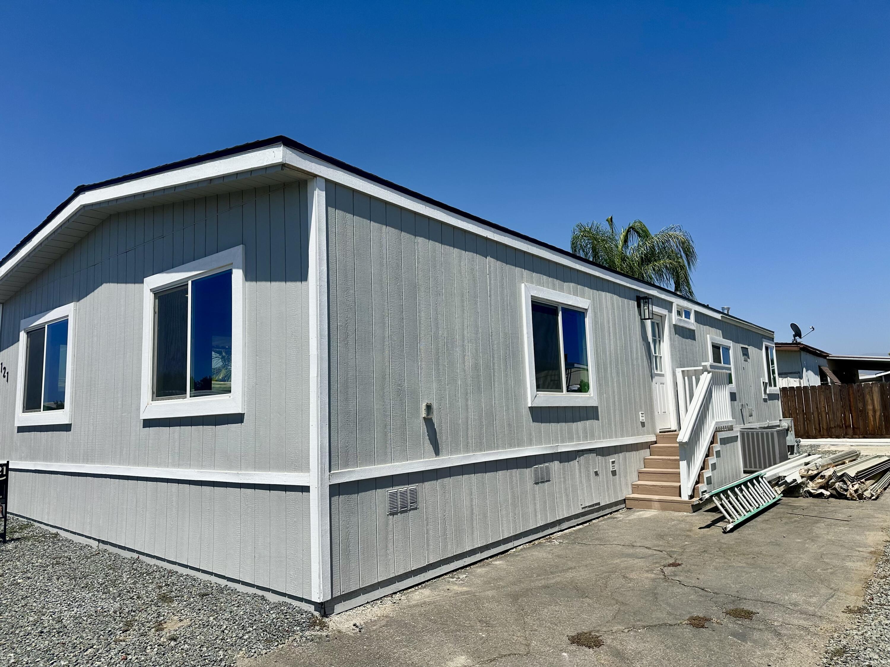 720 E Worth Ave, Porterville, CA 93257