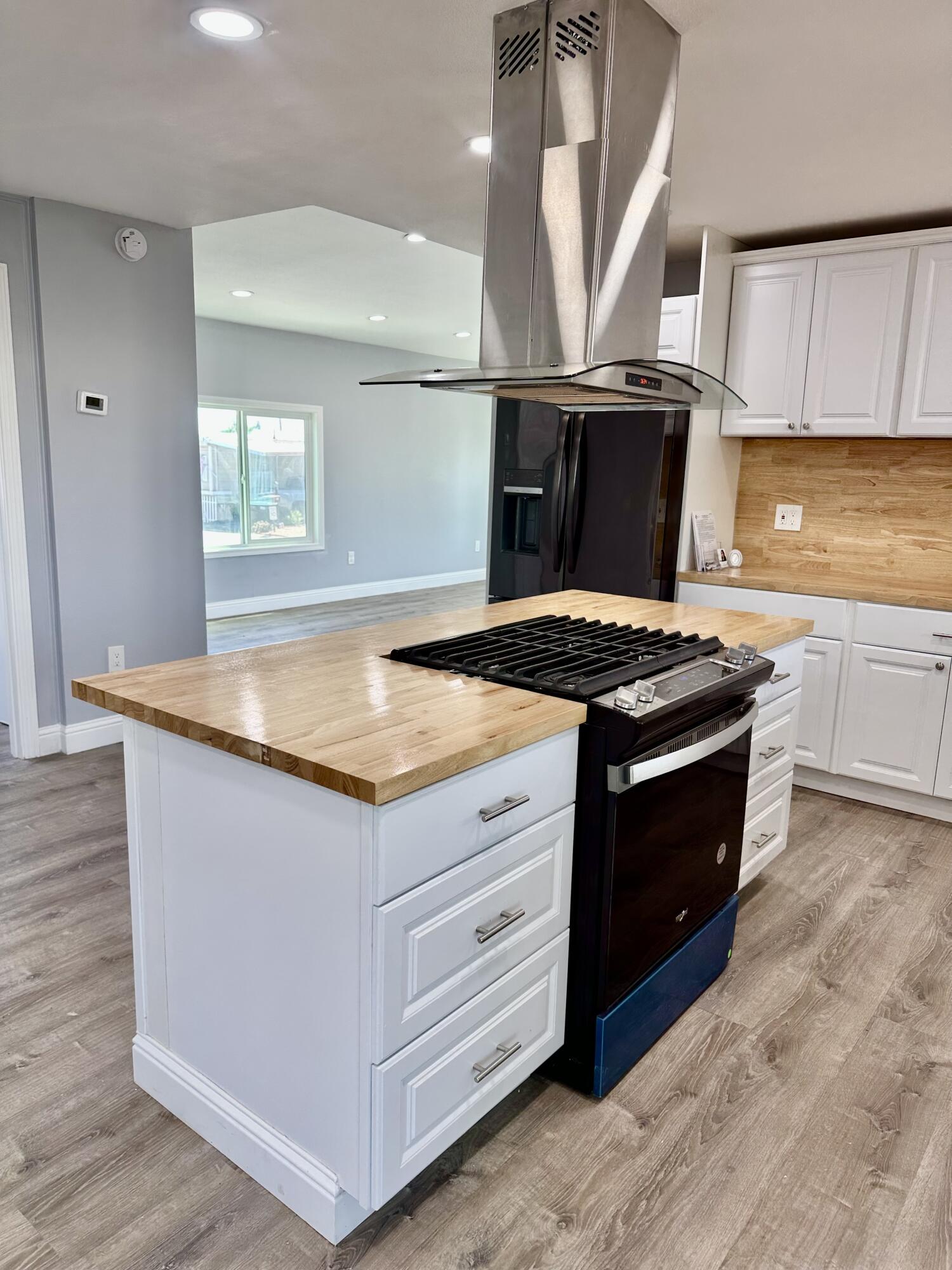 720 E Worth Ave, Porterville, CA 93257