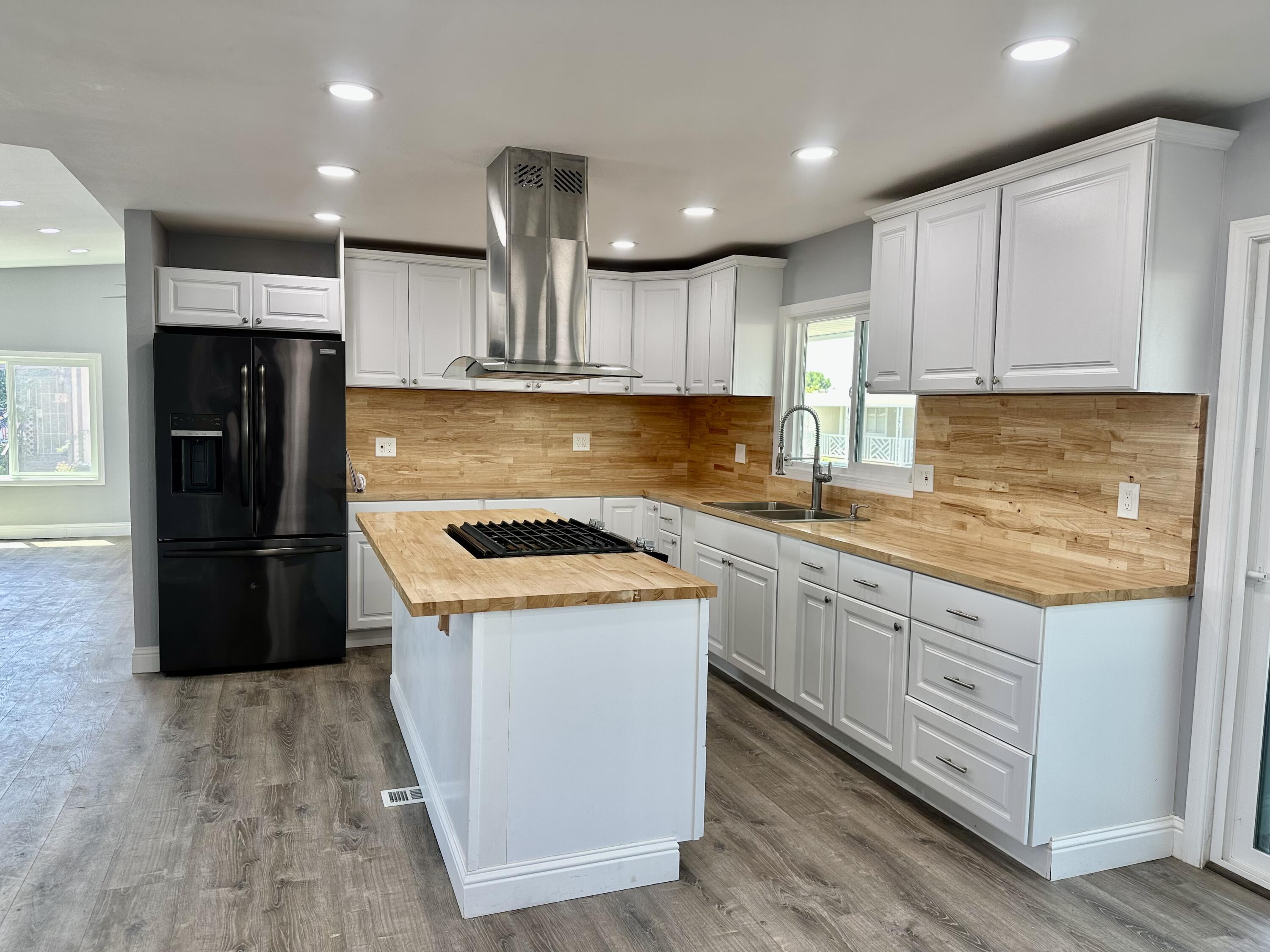 720 E Worth Ave, Porterville, CA 93257