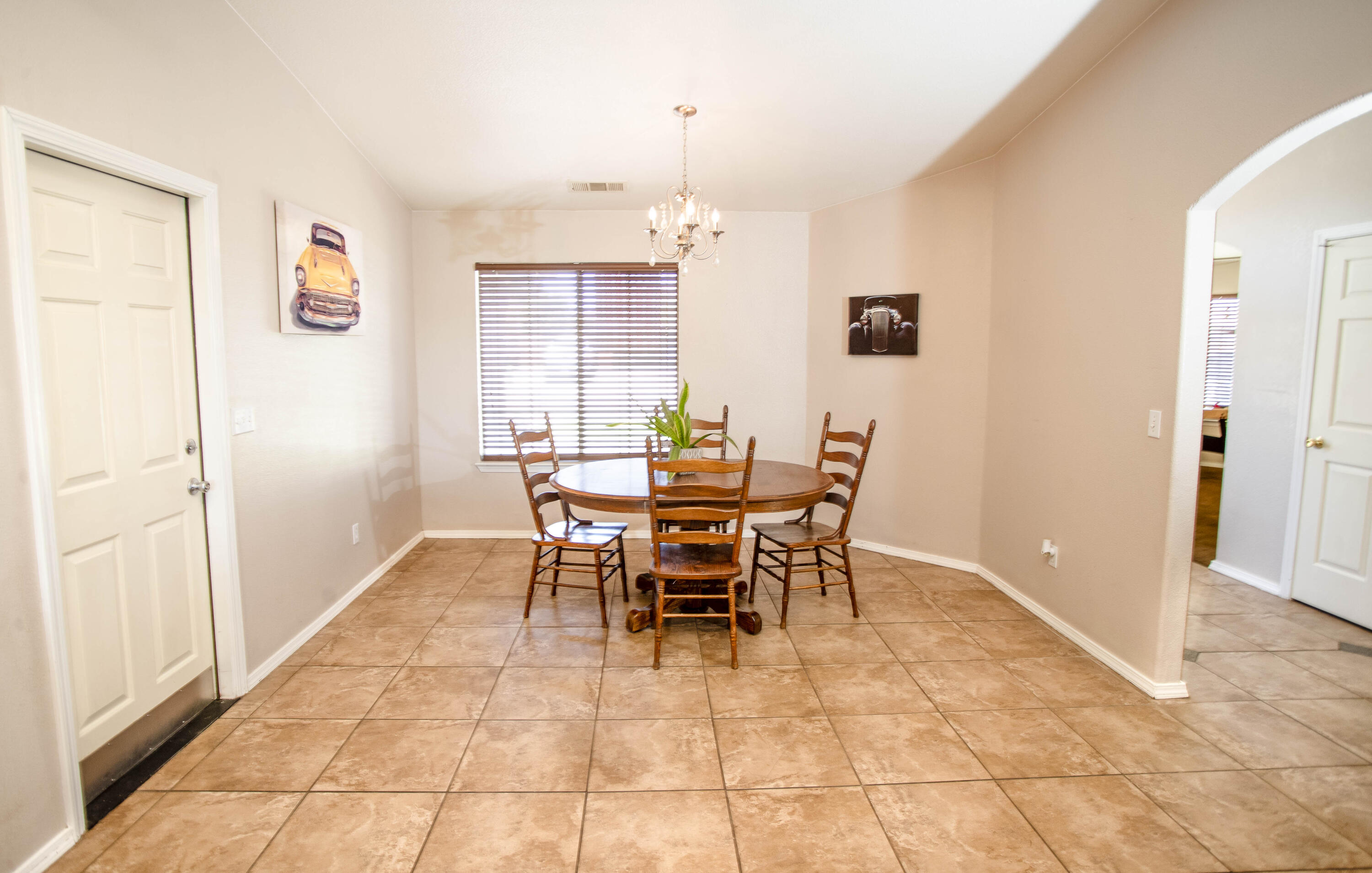 1127 W Orange Ave, Porterville, CA 93257