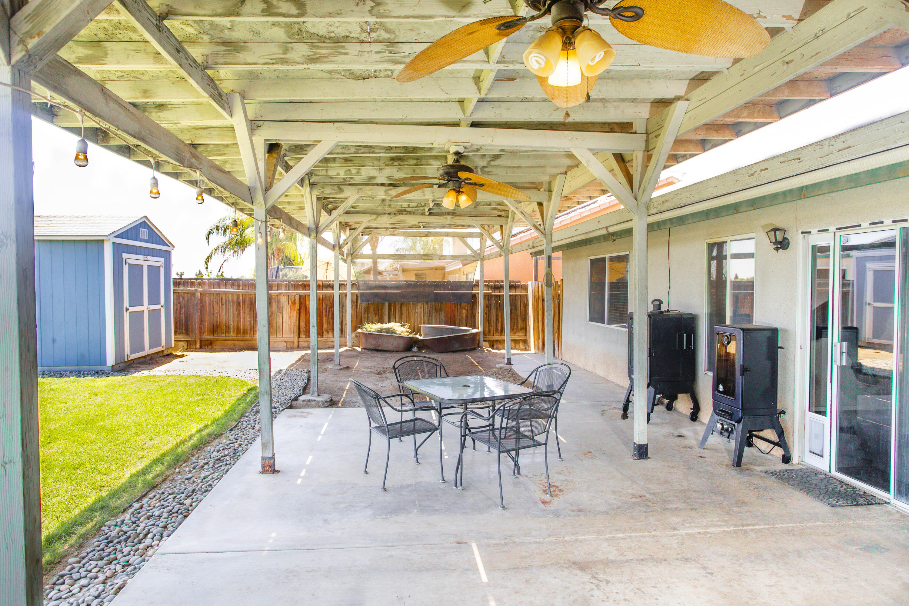 1127 W Orange Ave, Porterville, CA 93257