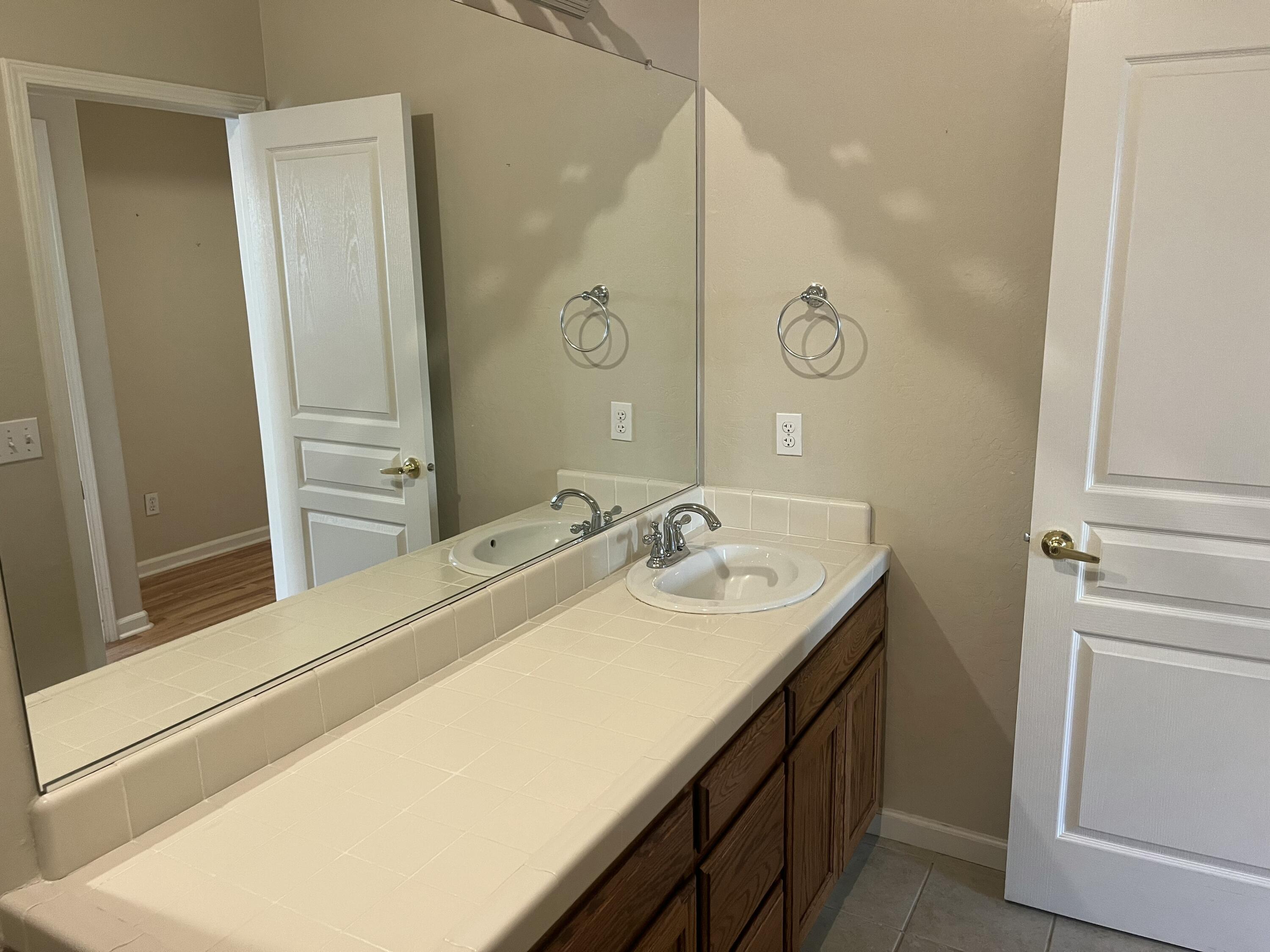 1734 Firestone Dr #1, Tulare, CA 93274