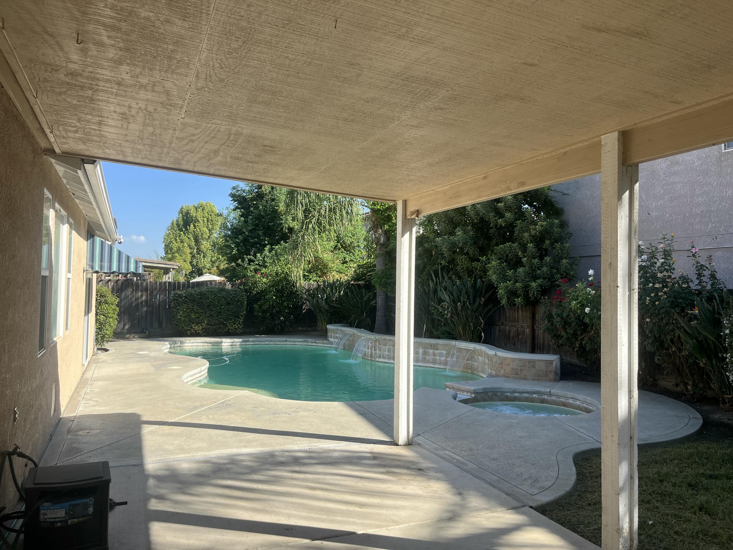 1734 Firestone Dr #1, Tulare, CA 93274