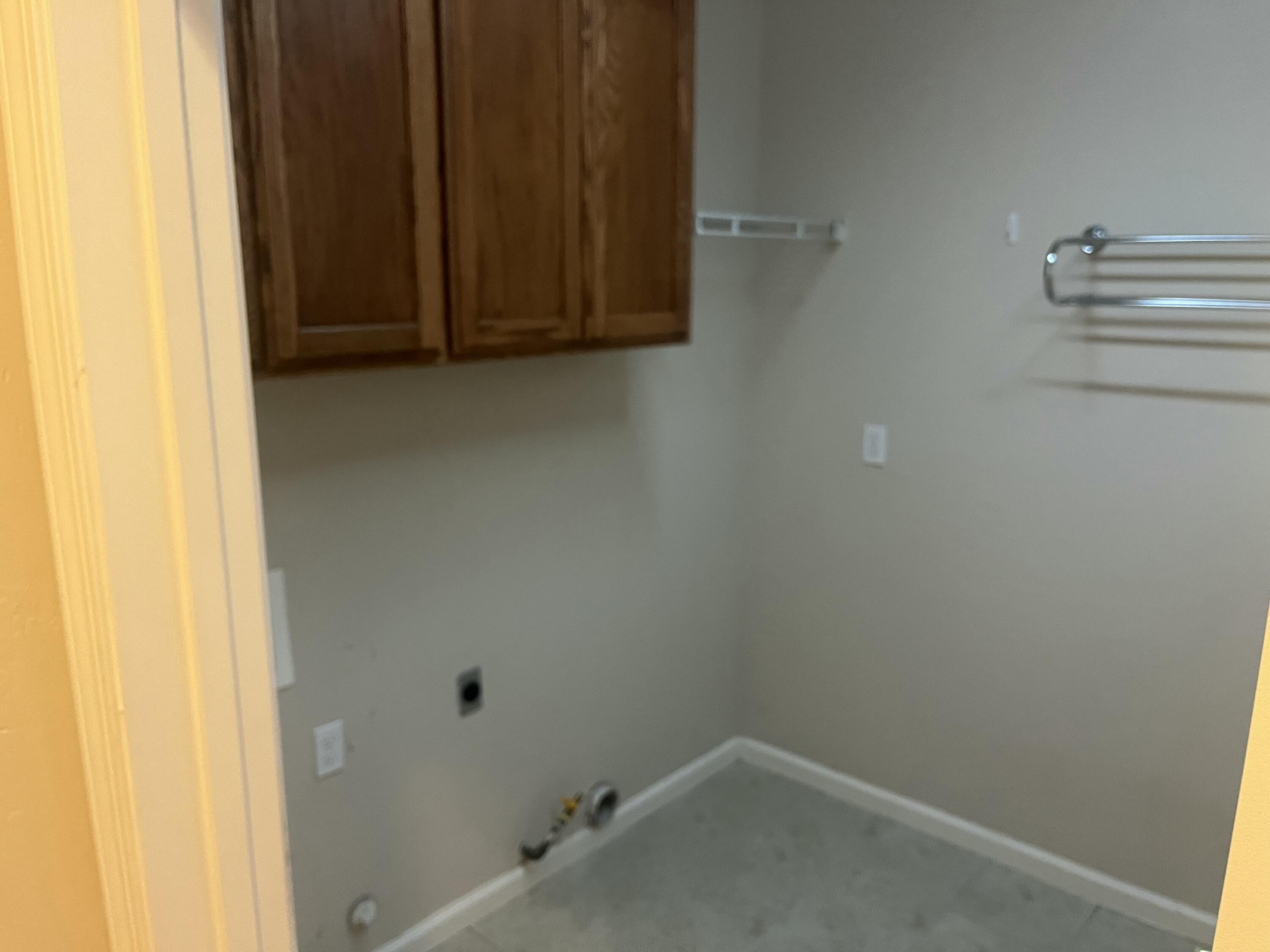 1734 Firestone Dr #1, Tulare, CA 93274
