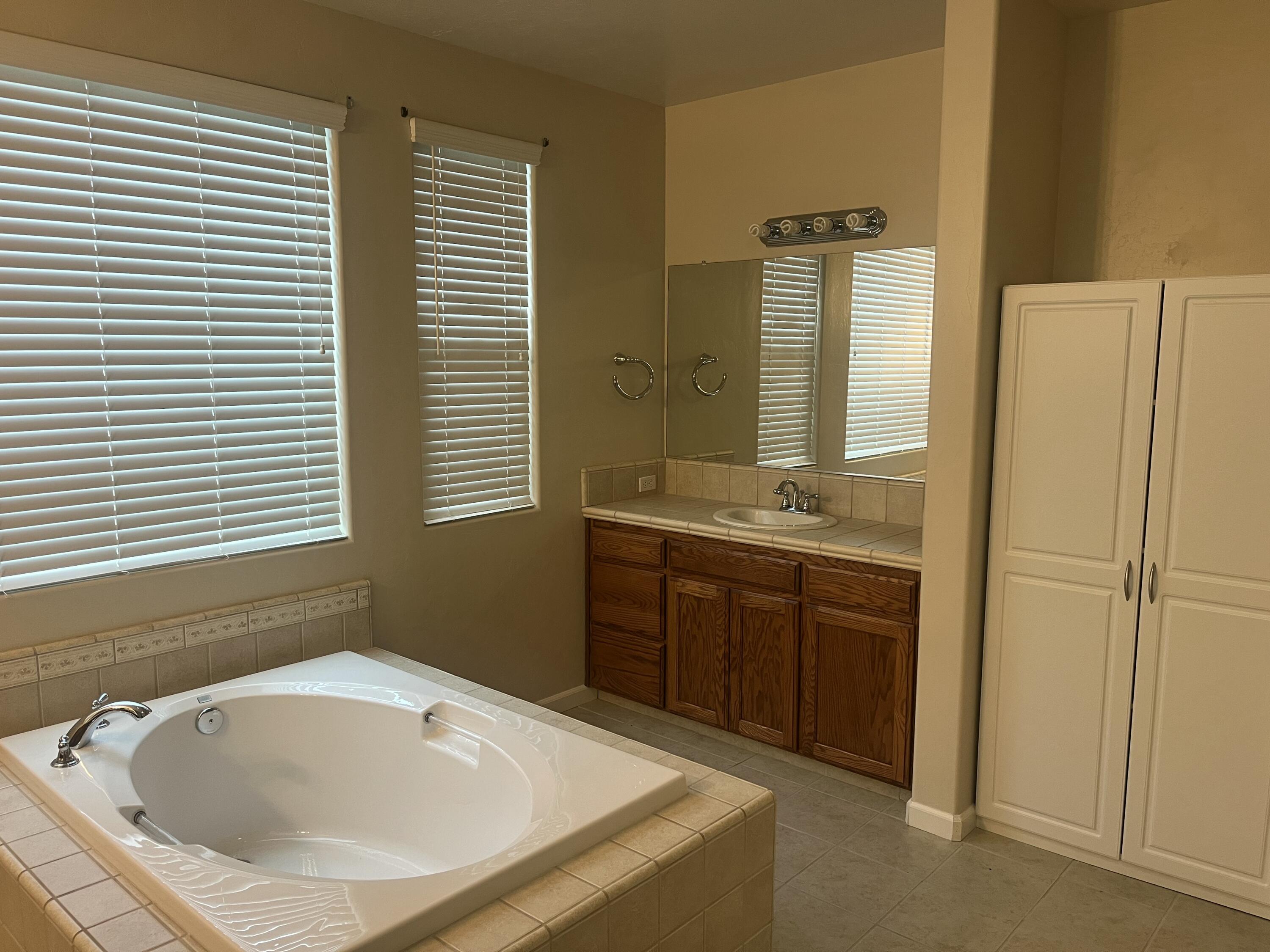 1734 Firestone Dr #1, Tulare, CA 93274