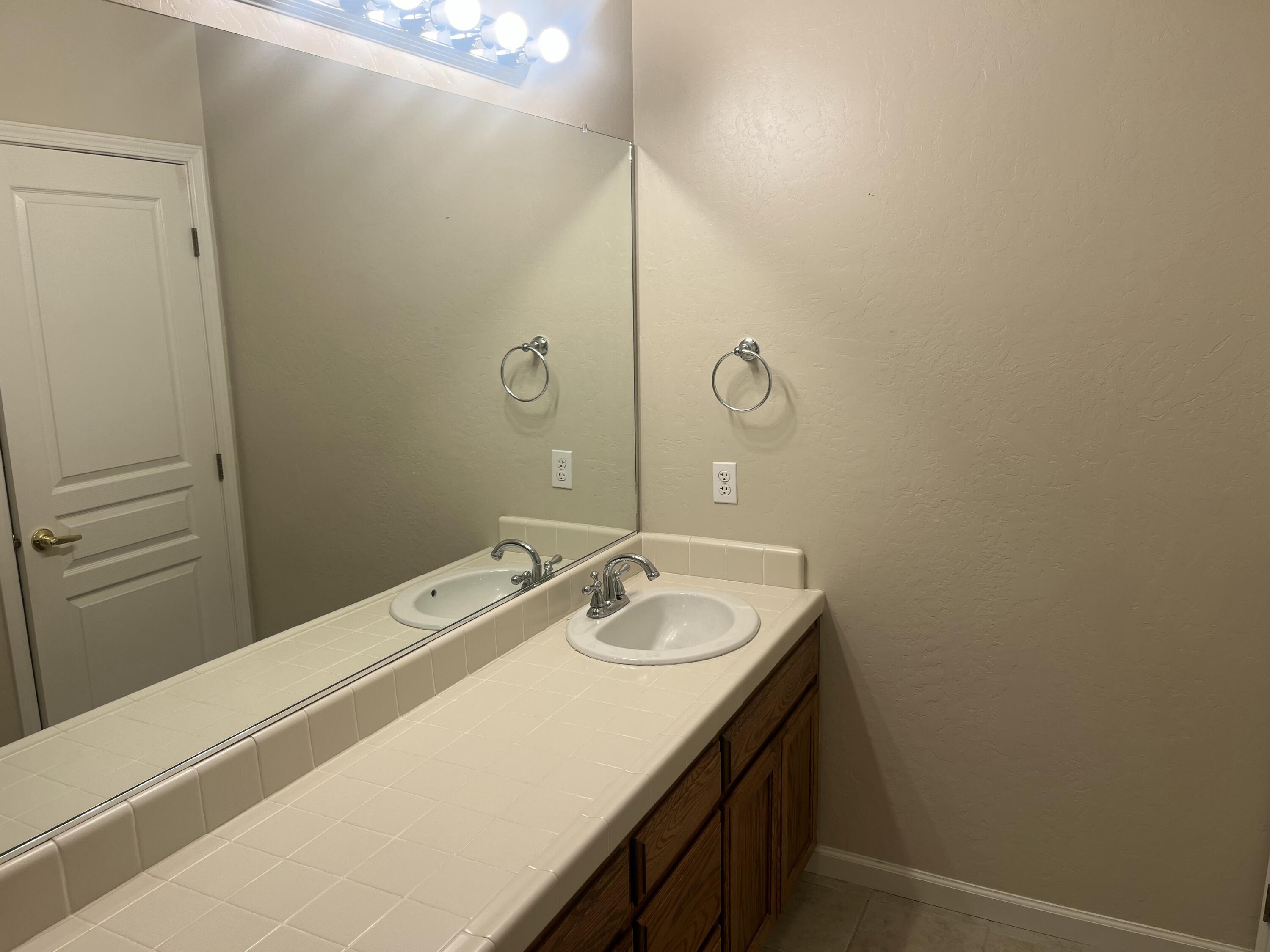 1734 Firestone Dr #1, Tulare, CA 93274