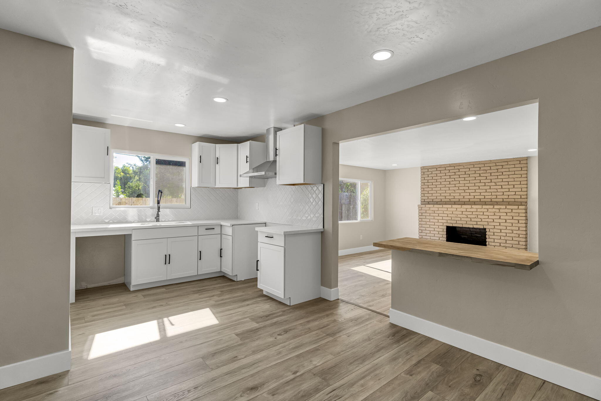 5186 N Callisch Ave, Fresno, CA 93710