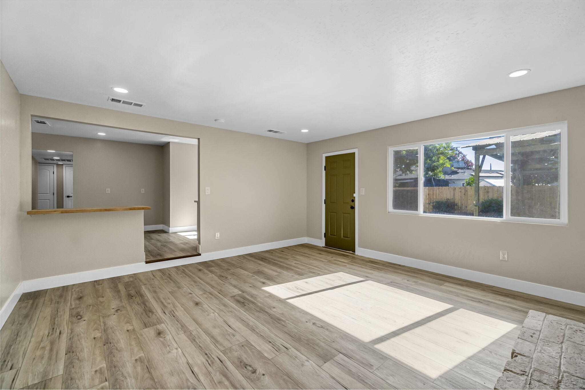 5186 N Callisch Ave, Fresno, CA 93710