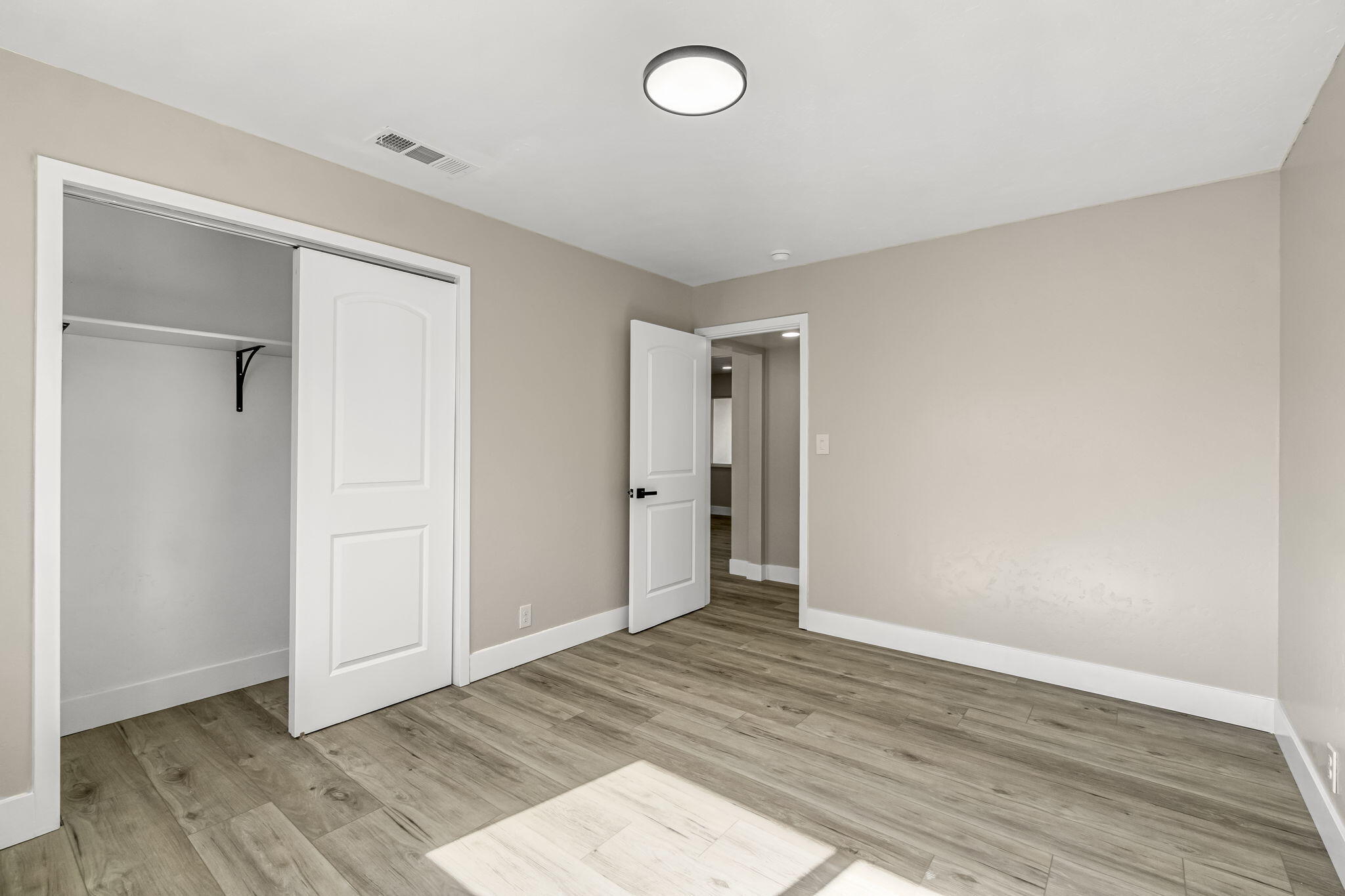 5186 N Callisch Ave, Fresno, CA 93710