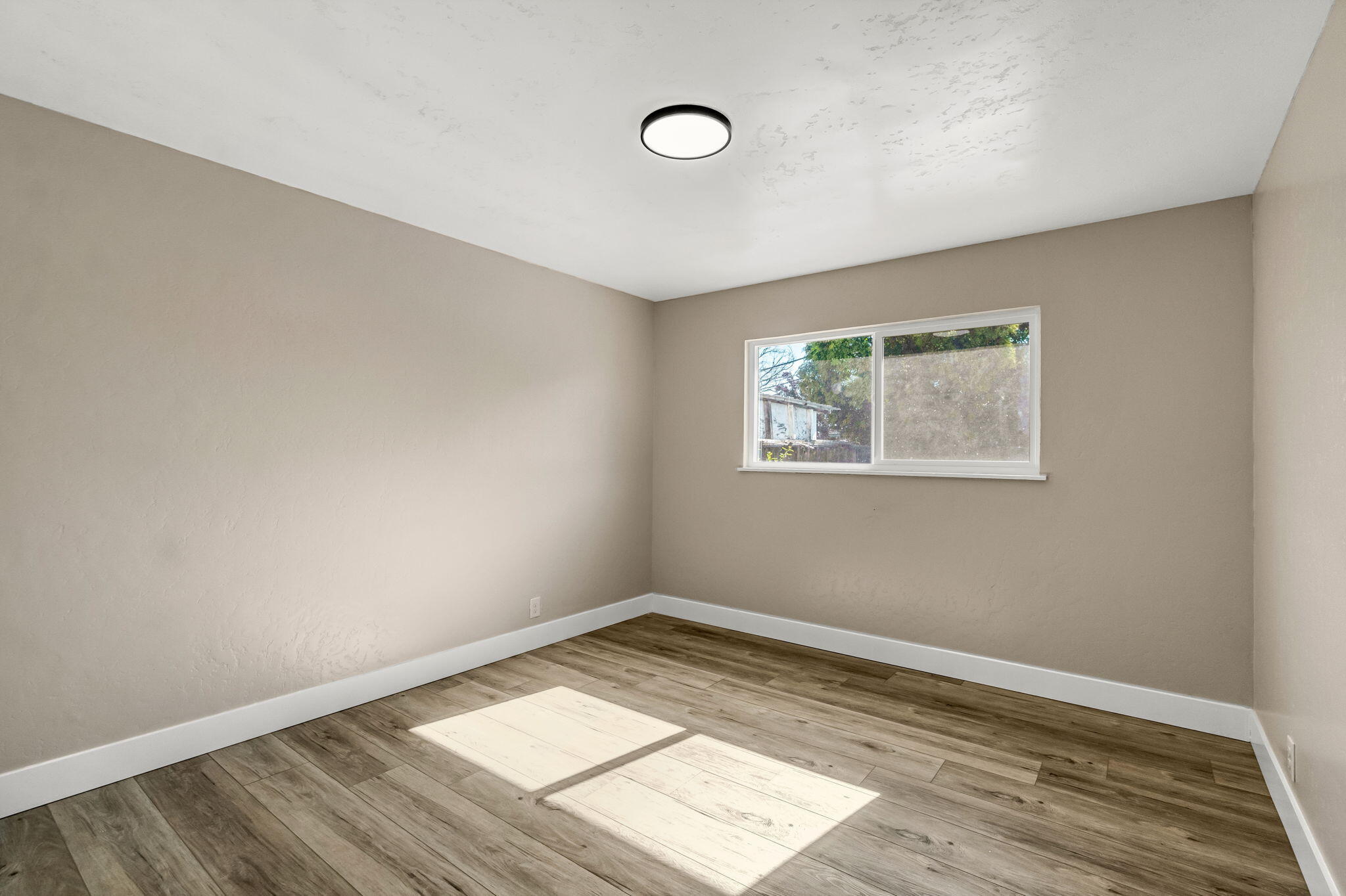 5186 N Callisch Ave, Fresno, CA 93710