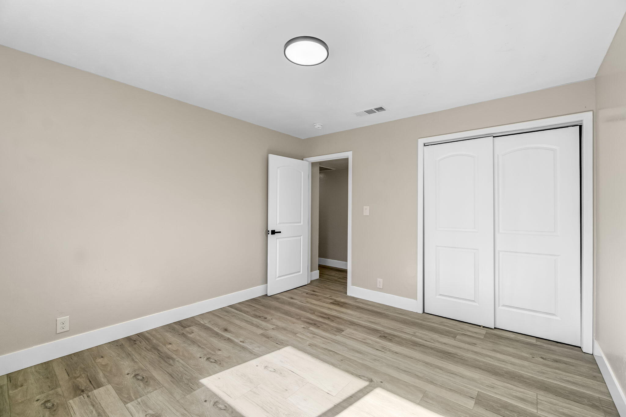 5186 N Callisch Ave, Fresno, CA 93710