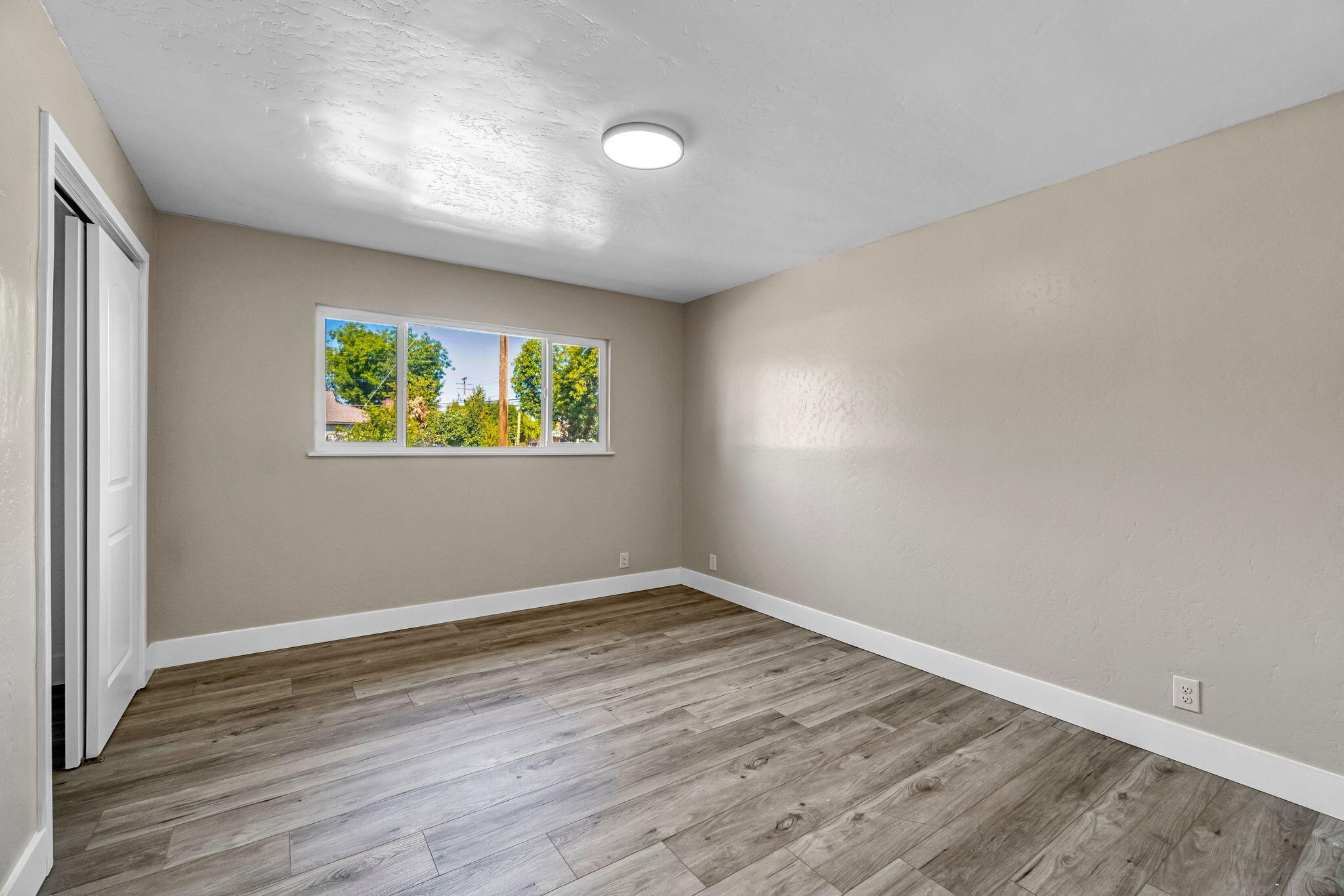 5186 N Callisch Ave, Fresno, CA 93710