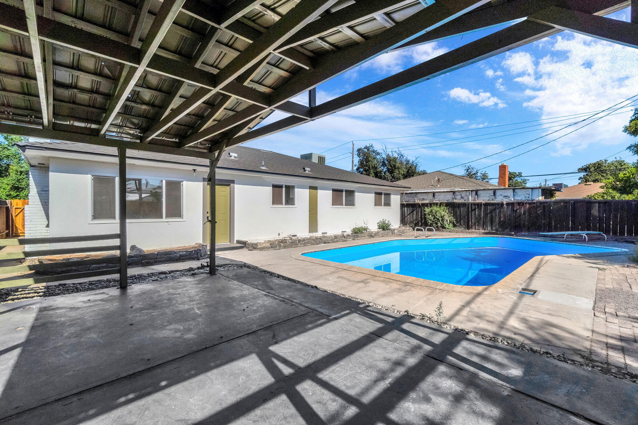 5186 N Callisch Ave, Fresno, CA 93710