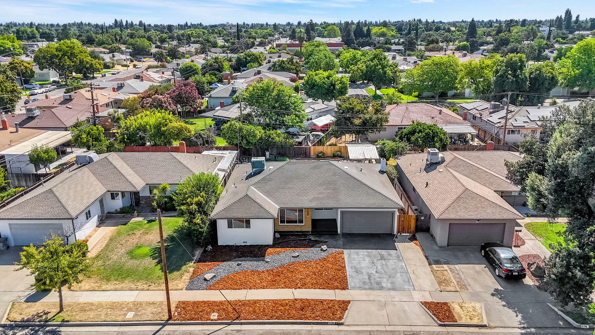 5186 N Callisch Ave, Fresno, CA 93710