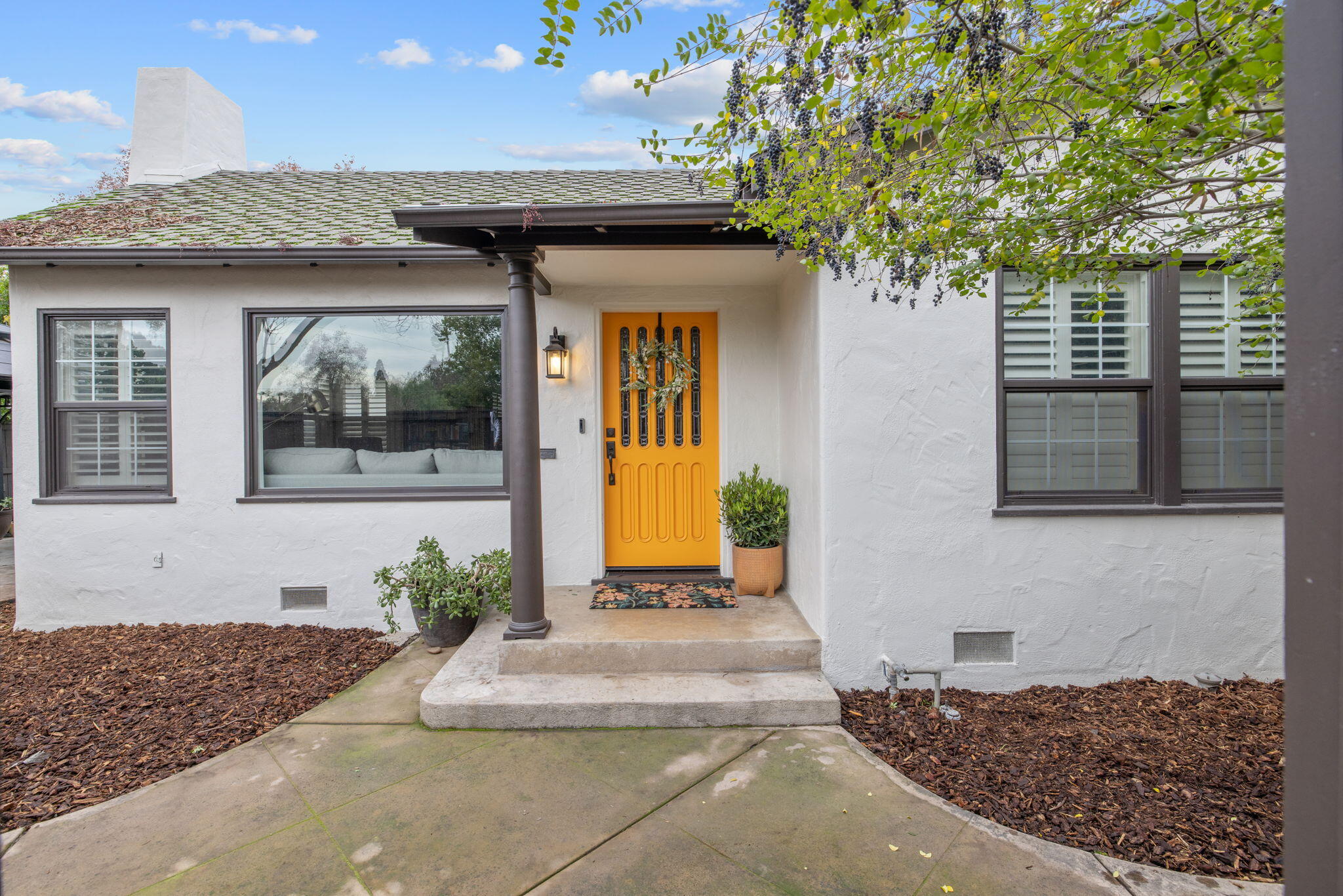 1501 W College Ave, Visalia, CA 93277