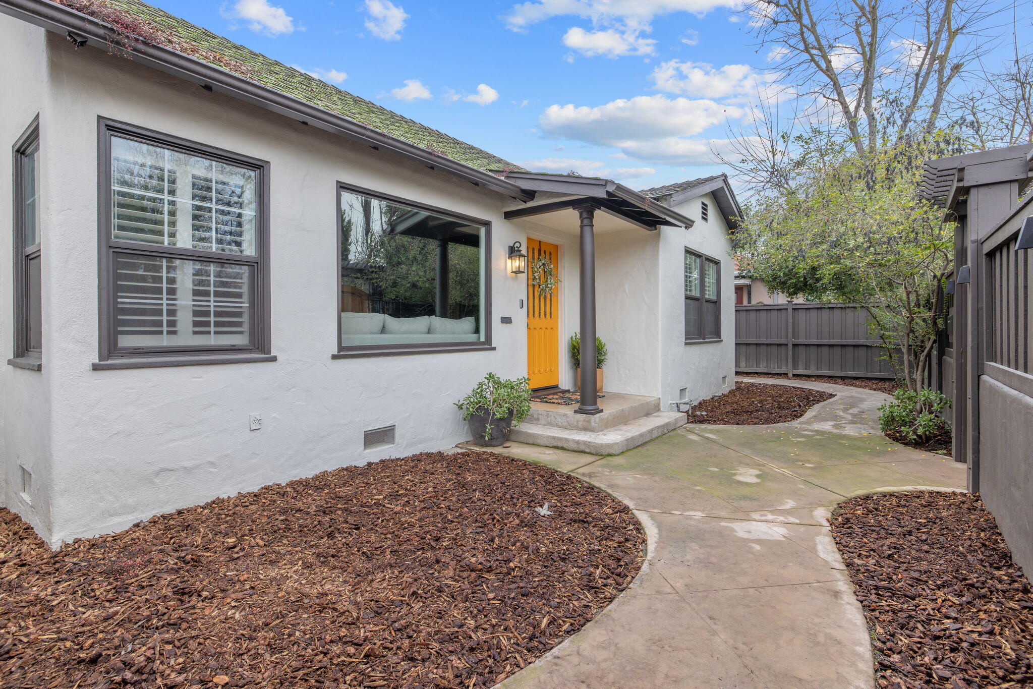 1501 W College Ave, Visalia, CA 93277