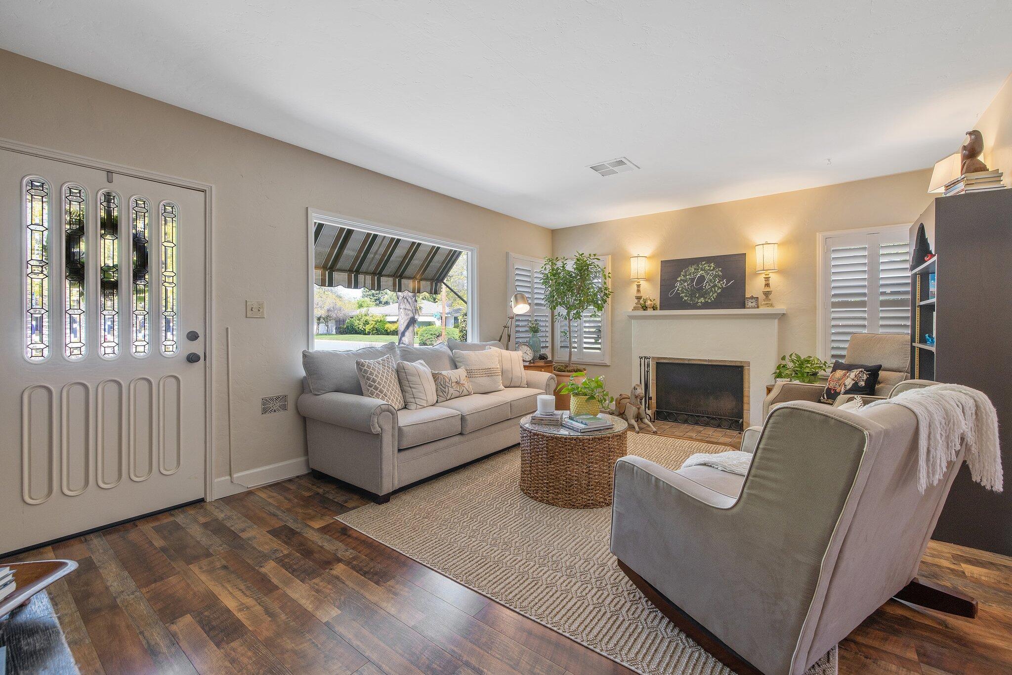 1501 W College Ave, Visalia, CA 93277