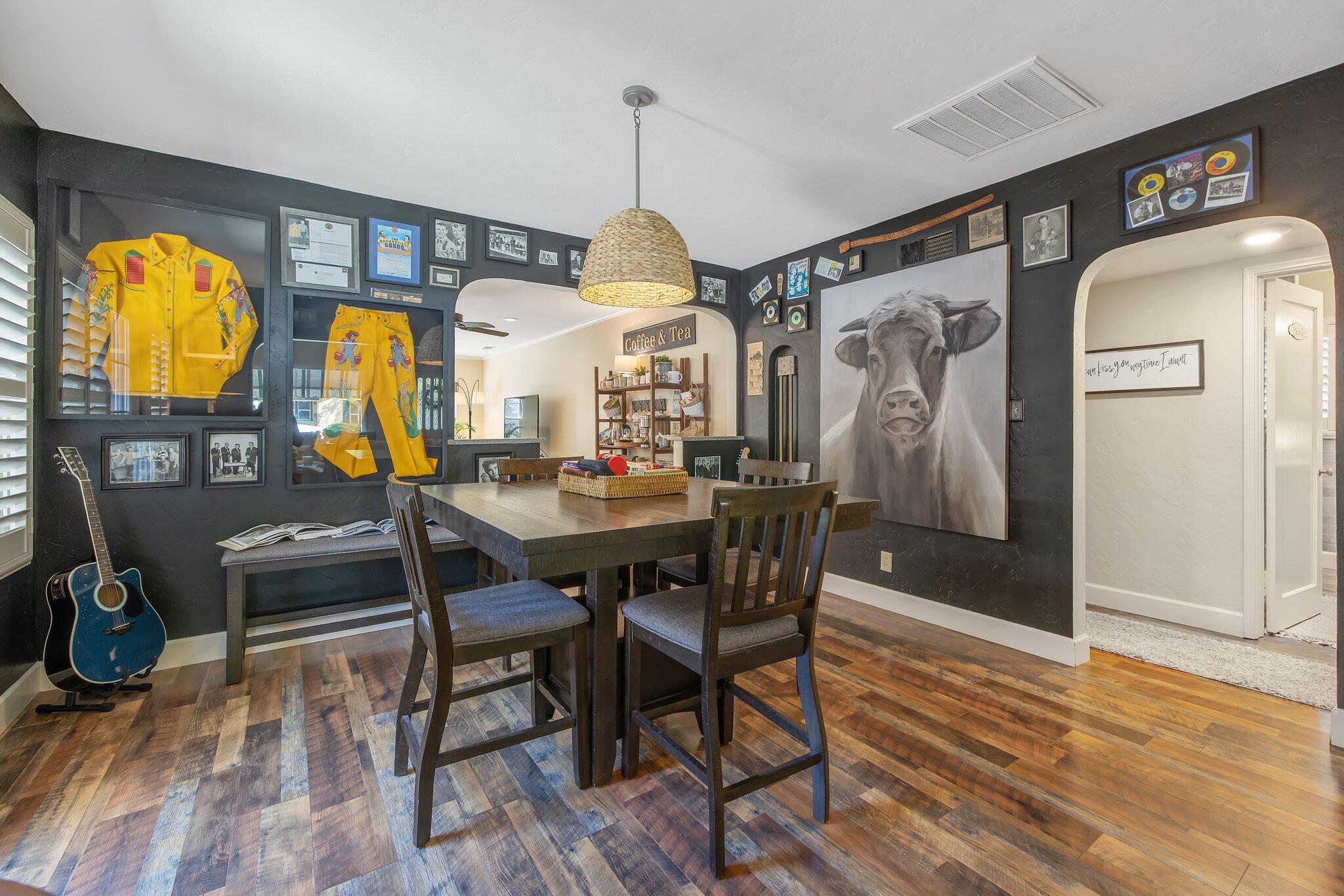 1501 W College Ave, Visalia, CA 93277