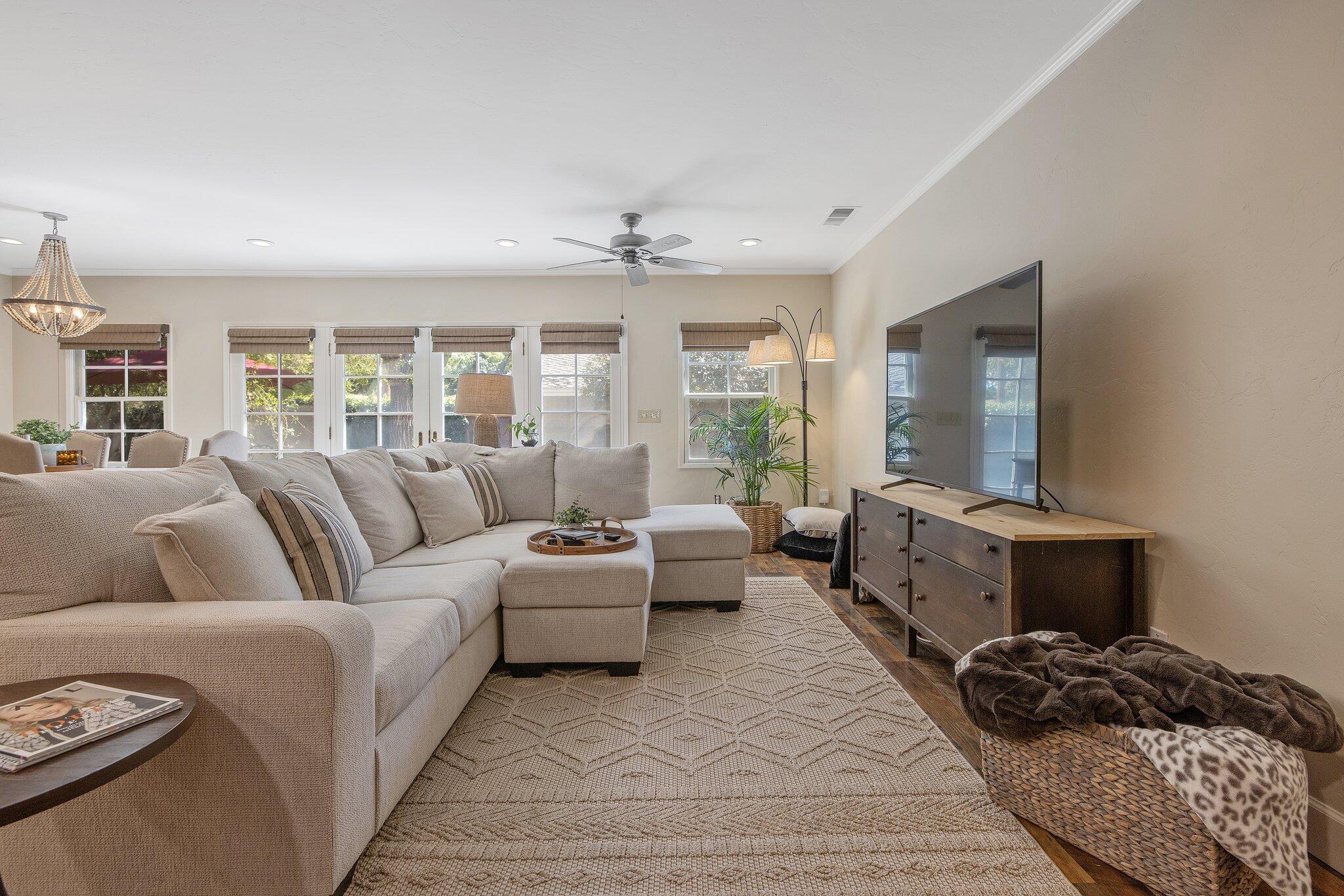 1501 W College Ave, Visalia, CA 93277