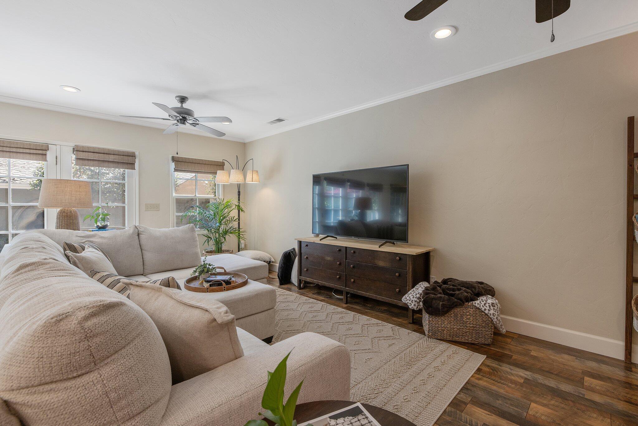 1501 W College Ave, Visalia, CA 93277