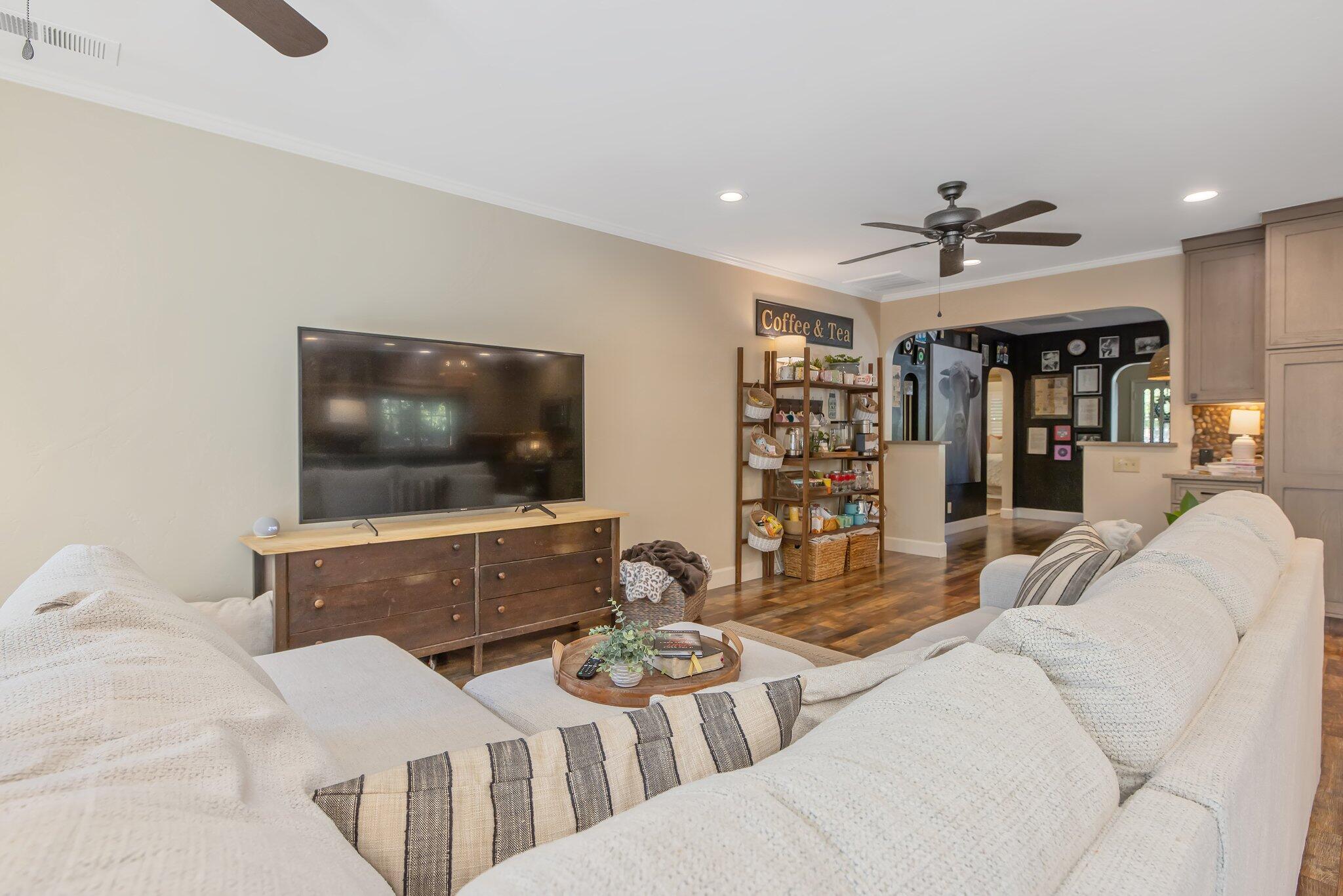 1501 W College Ave, Visalia, CA 93277