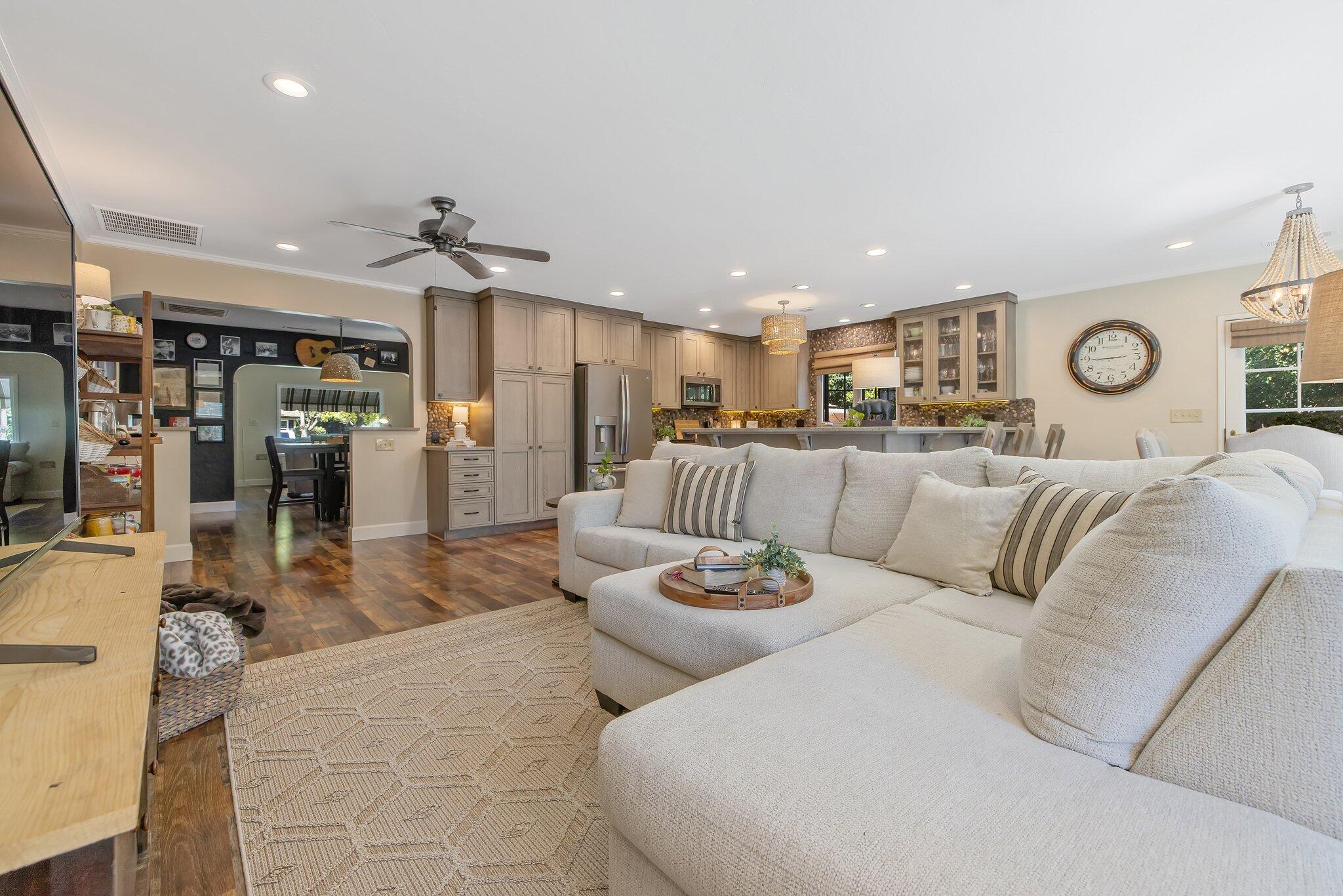 1501 W College Ave, Visalia, CA 93277