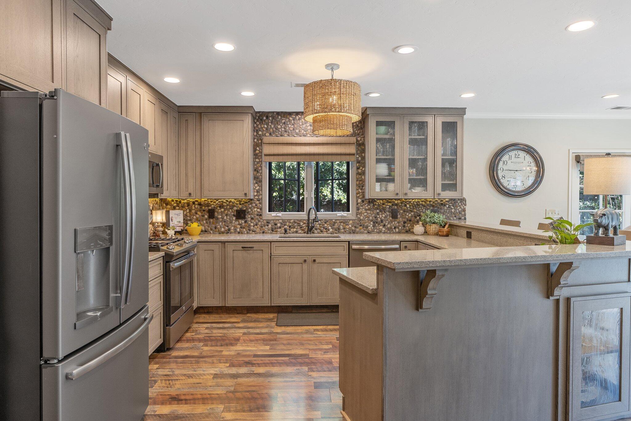 1501 W College Ave, Visalia, CA 93277