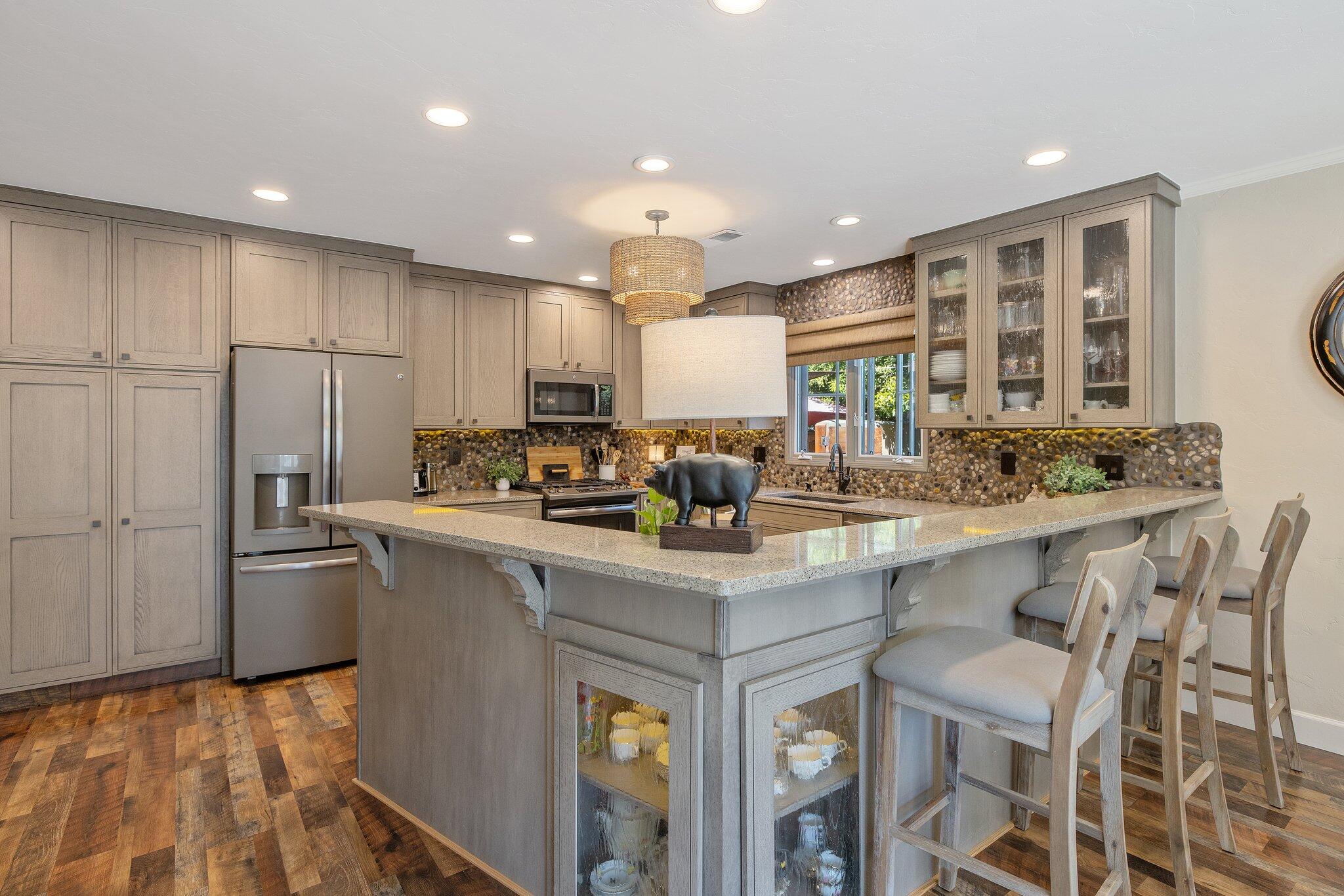 1501 W College Ave, Visalia, CA 93277