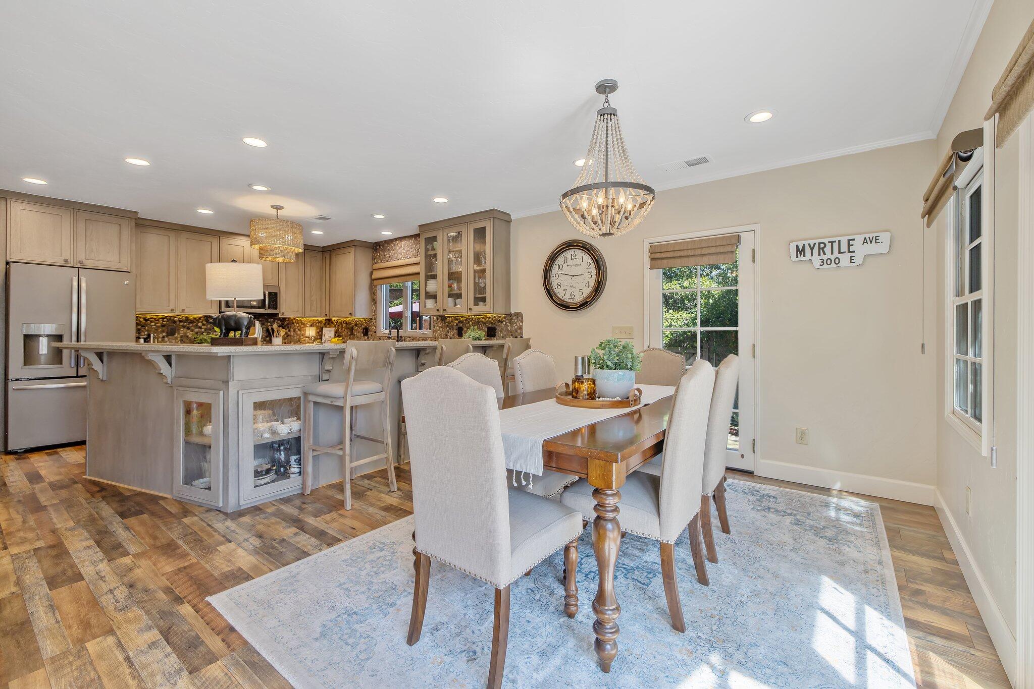 1501 W College Ave, Visalia, CA 93277