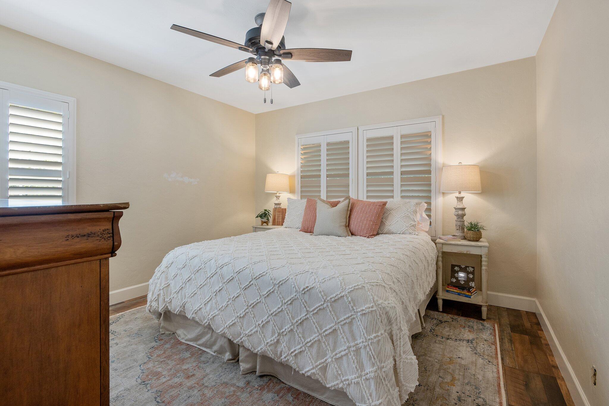 1501 W College Ave, Visalia, CA 93277